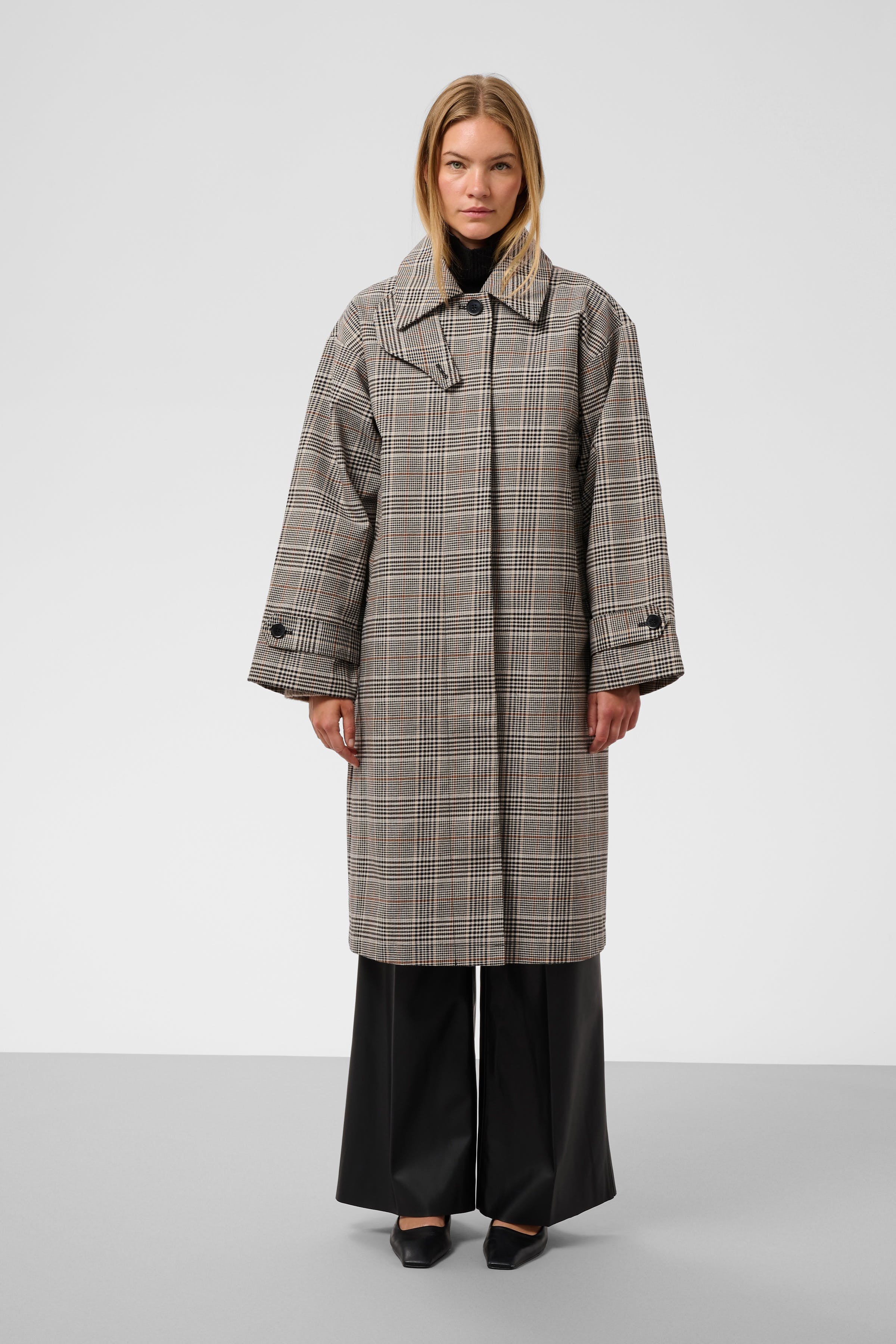 SLChecky Coat LOOKBOOK FRONT 30409611-305398