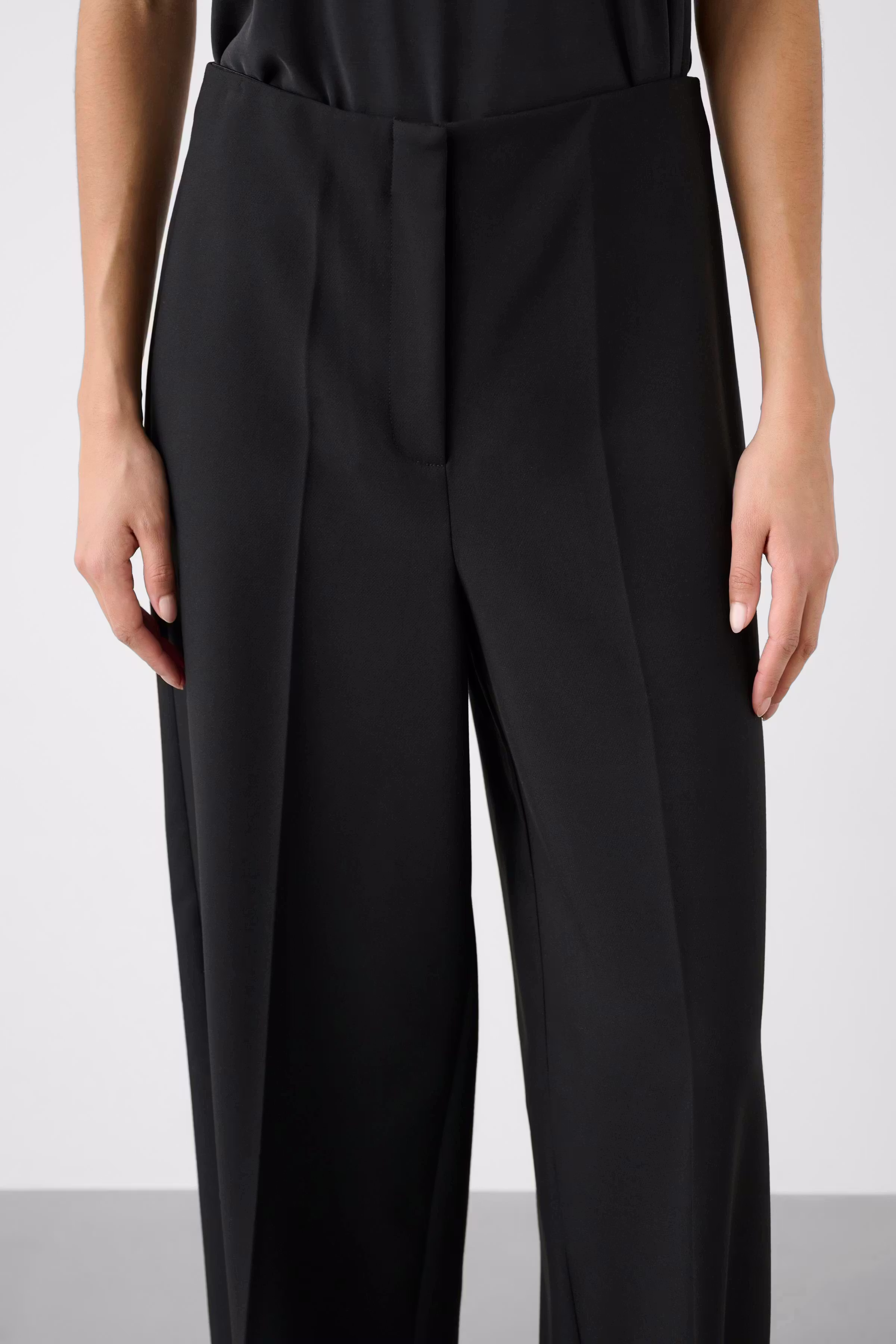 SLCorinne Cropped Hose LOOKBOOK DETAIL 30407013-194008