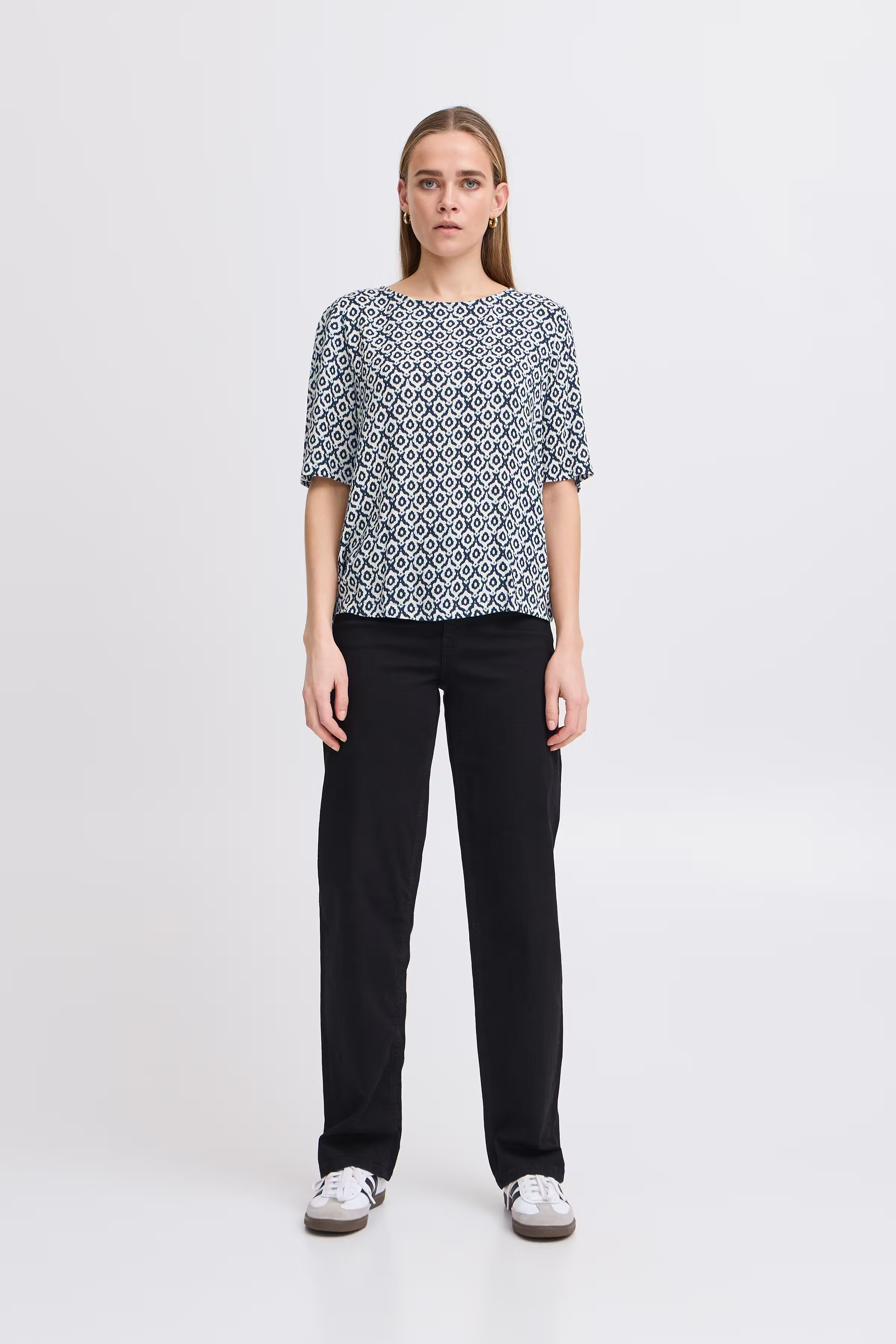 Blouse met korte mouwen LOOKBOOK FRONT 20122971-204483