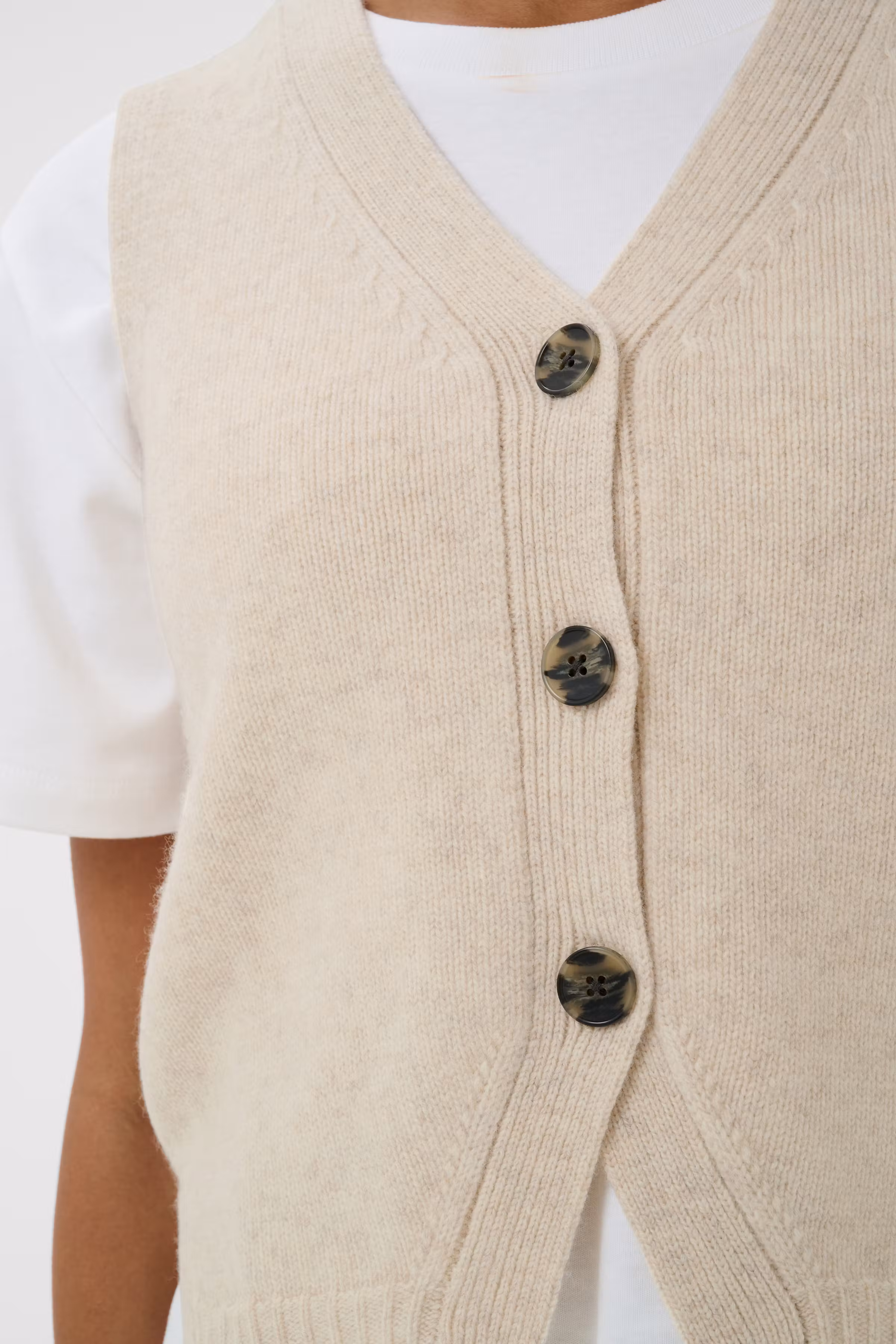 SylvaPW Vest LOOKBOOK DETAIL 30310052-1304011
