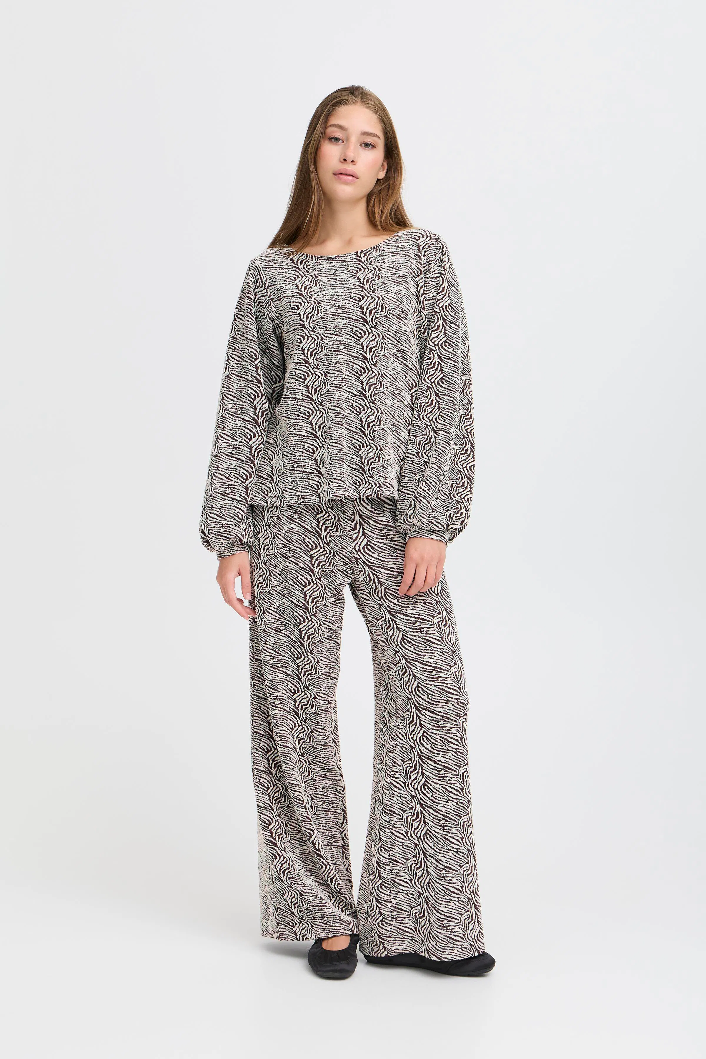 IHOELLY Sweatshirt LOOKBOOK FRONT 20124646-900001816