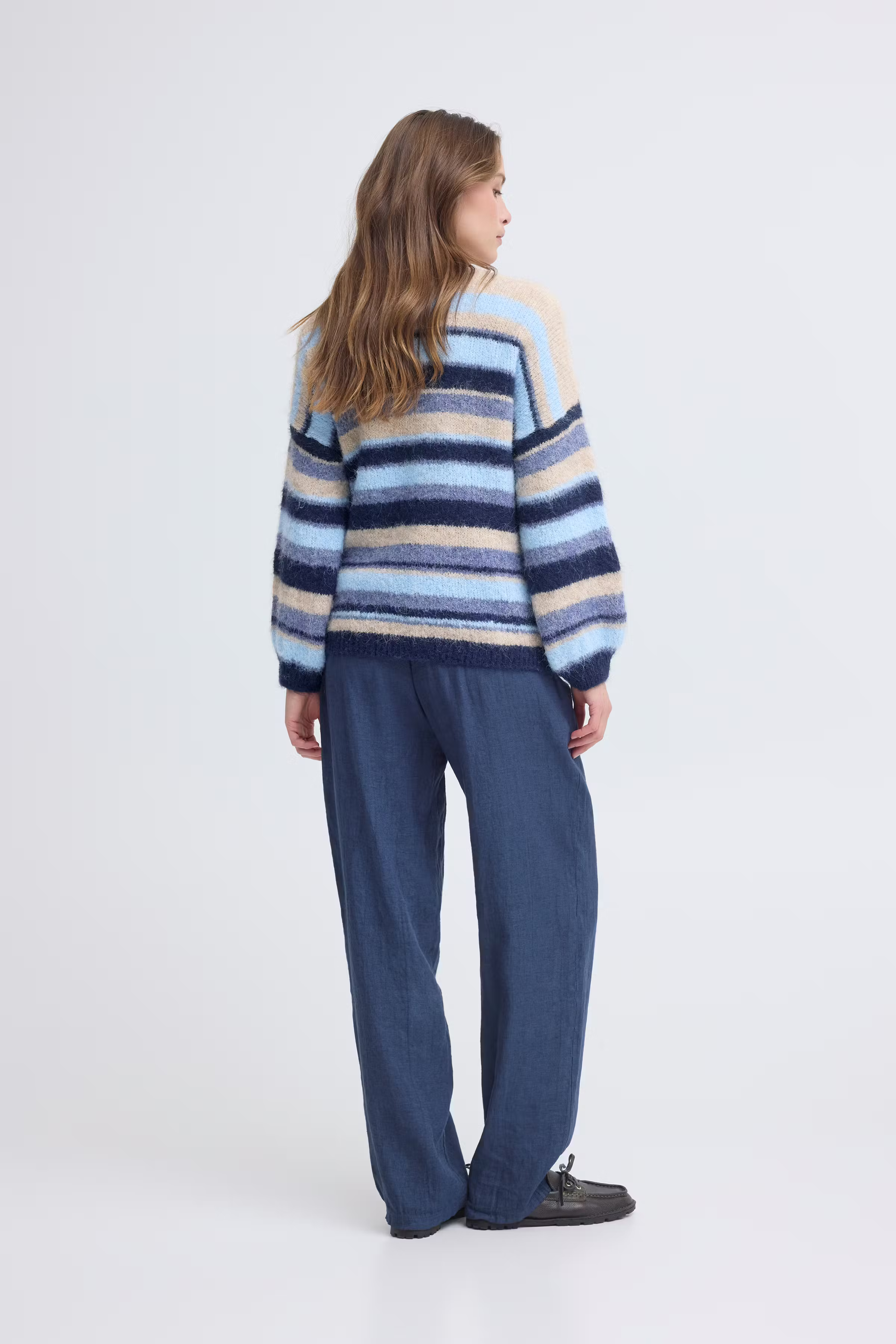 SBXBINA Cardigan LOOKBOOK BACK 22101184-193923