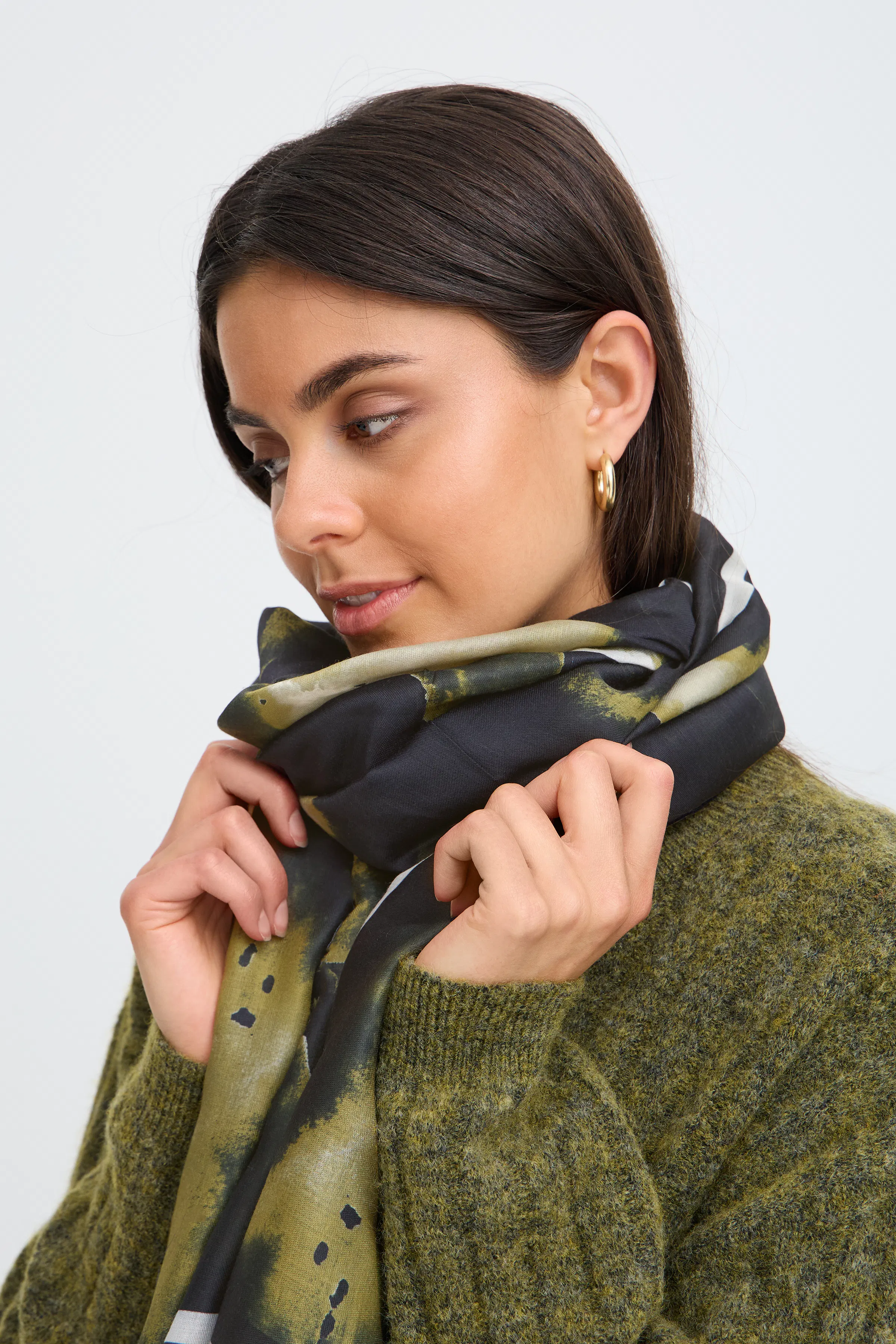 FRSANNI Scarf LOOKBOOK FRONT 20617647-900012297