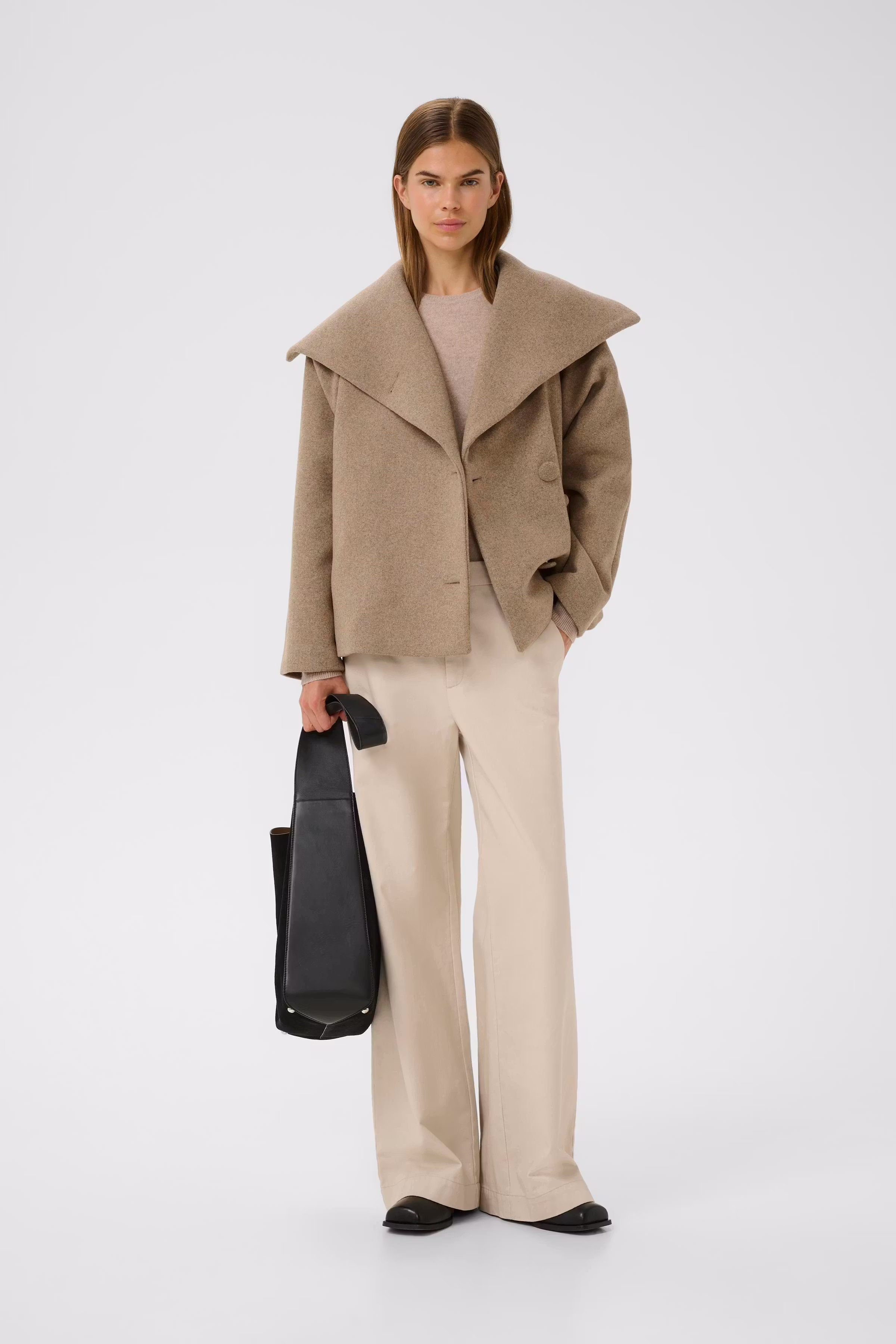 PerryIW Short Mantel LOOKBOOK FRONT 30110807-1813041