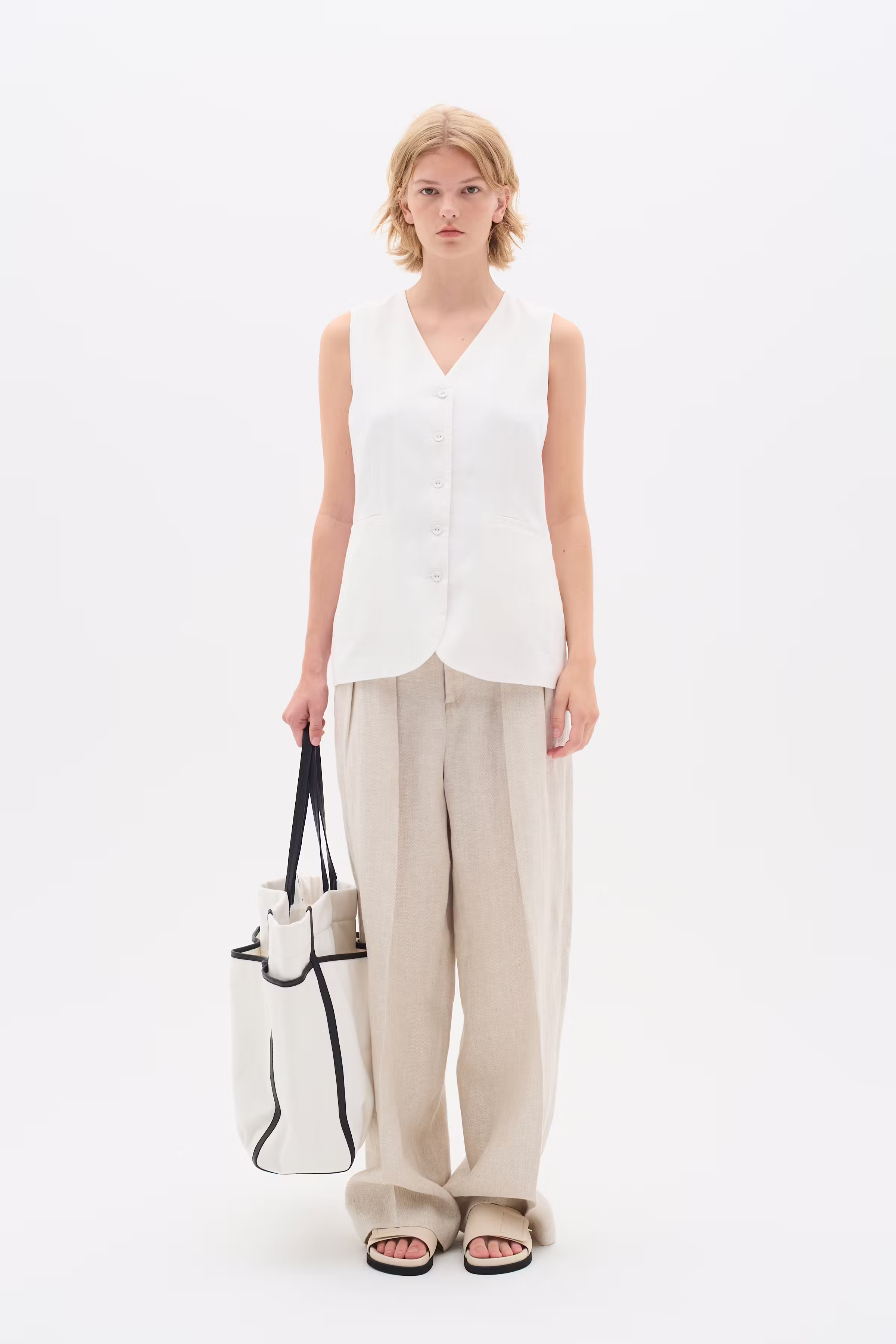 FaridaIW Linne Väst LOOKBOOK FRONT 30110439-300001