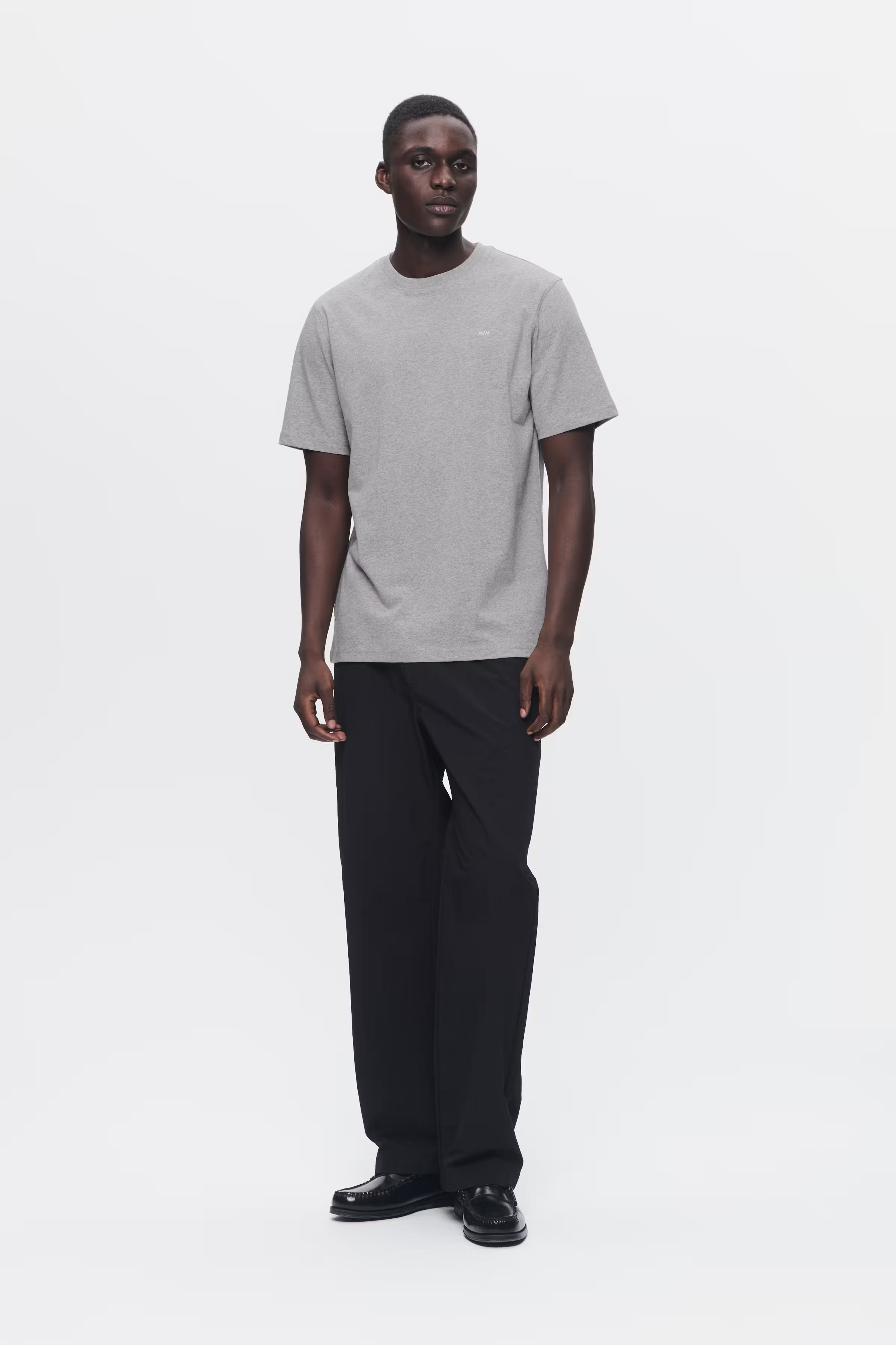 WWEssential T-shirt LOOKBOOK FRONT 30250245-303736