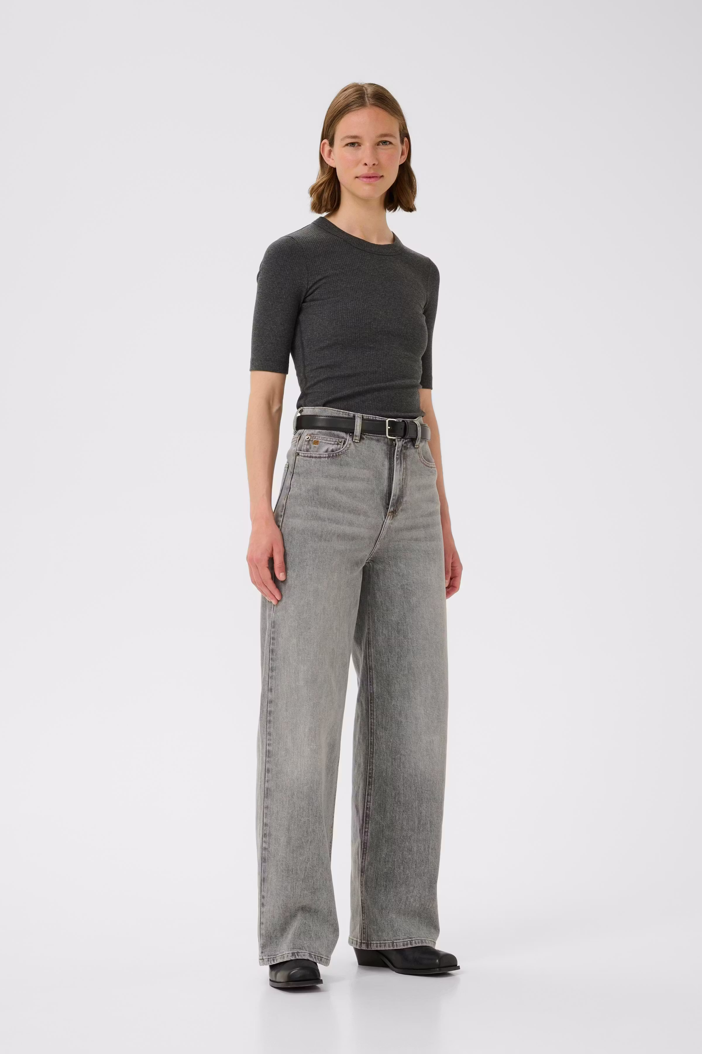 DagnaIW Melange T-shirt LOOKBOOK FRONT 30106864-300596