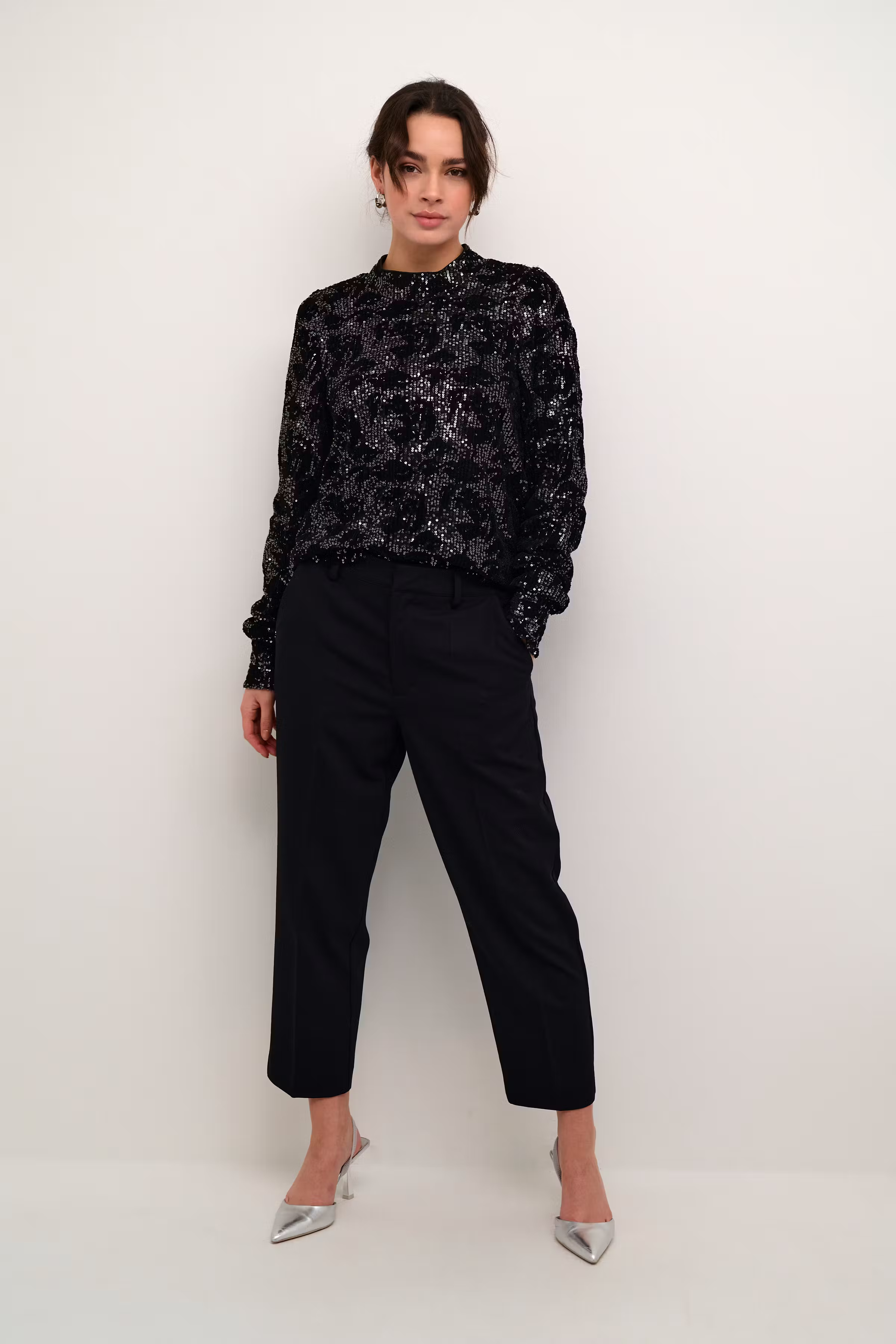 KAgrit Pailletbluse LOOKBOOK FRONT 10509290-106676