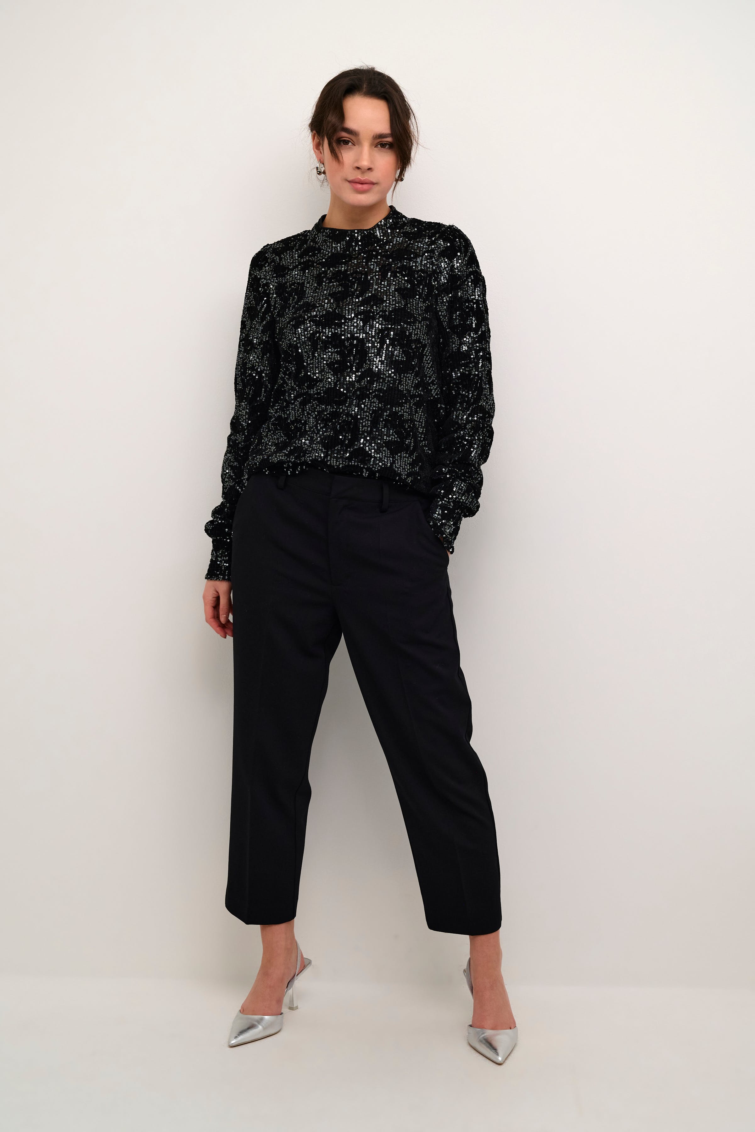 KAgrit Pailletbluse LOOKBOOK FRONT 10509290-106676