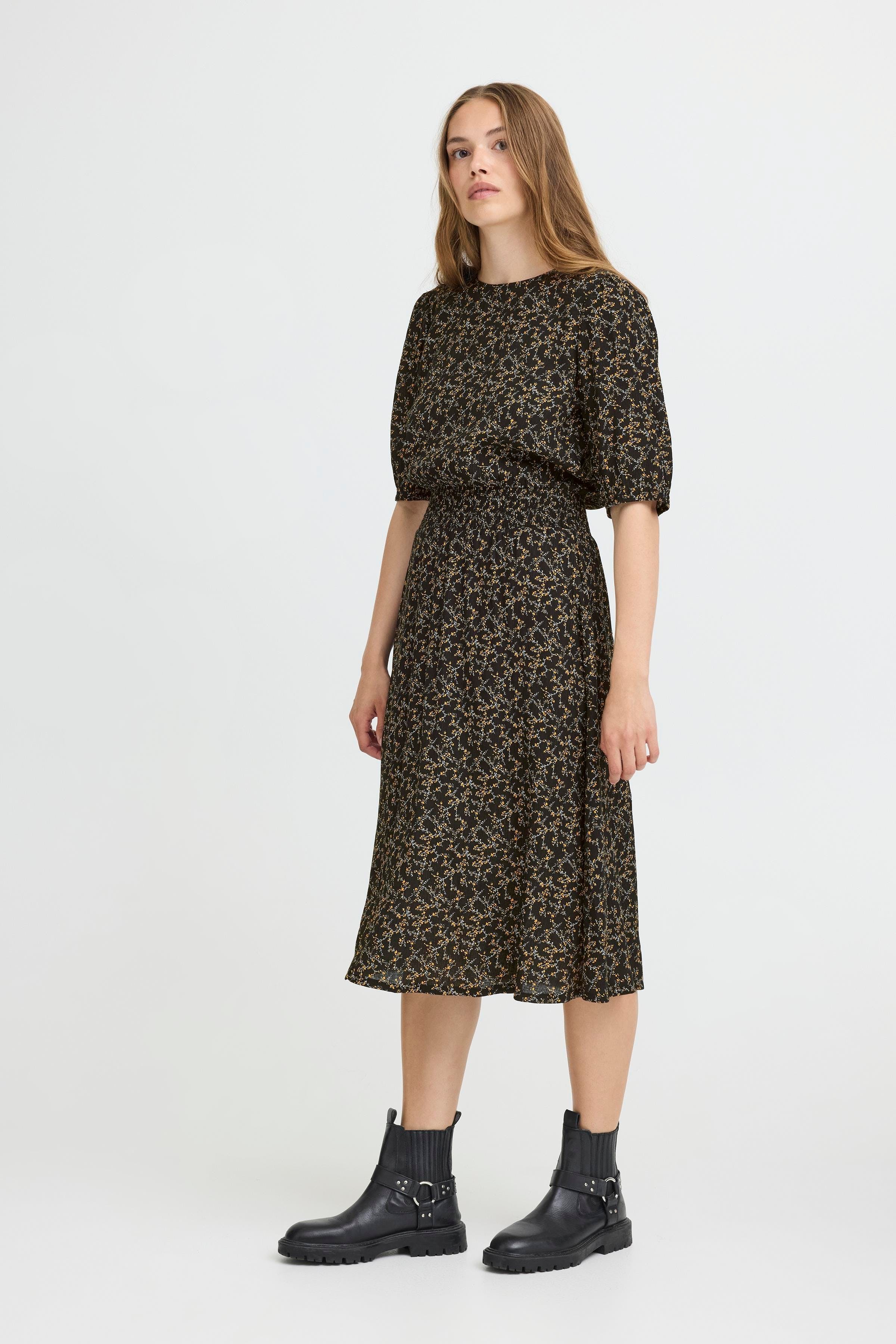 PZFALULLA Kjole LOOKBOOK FRONT 50209207-203589
