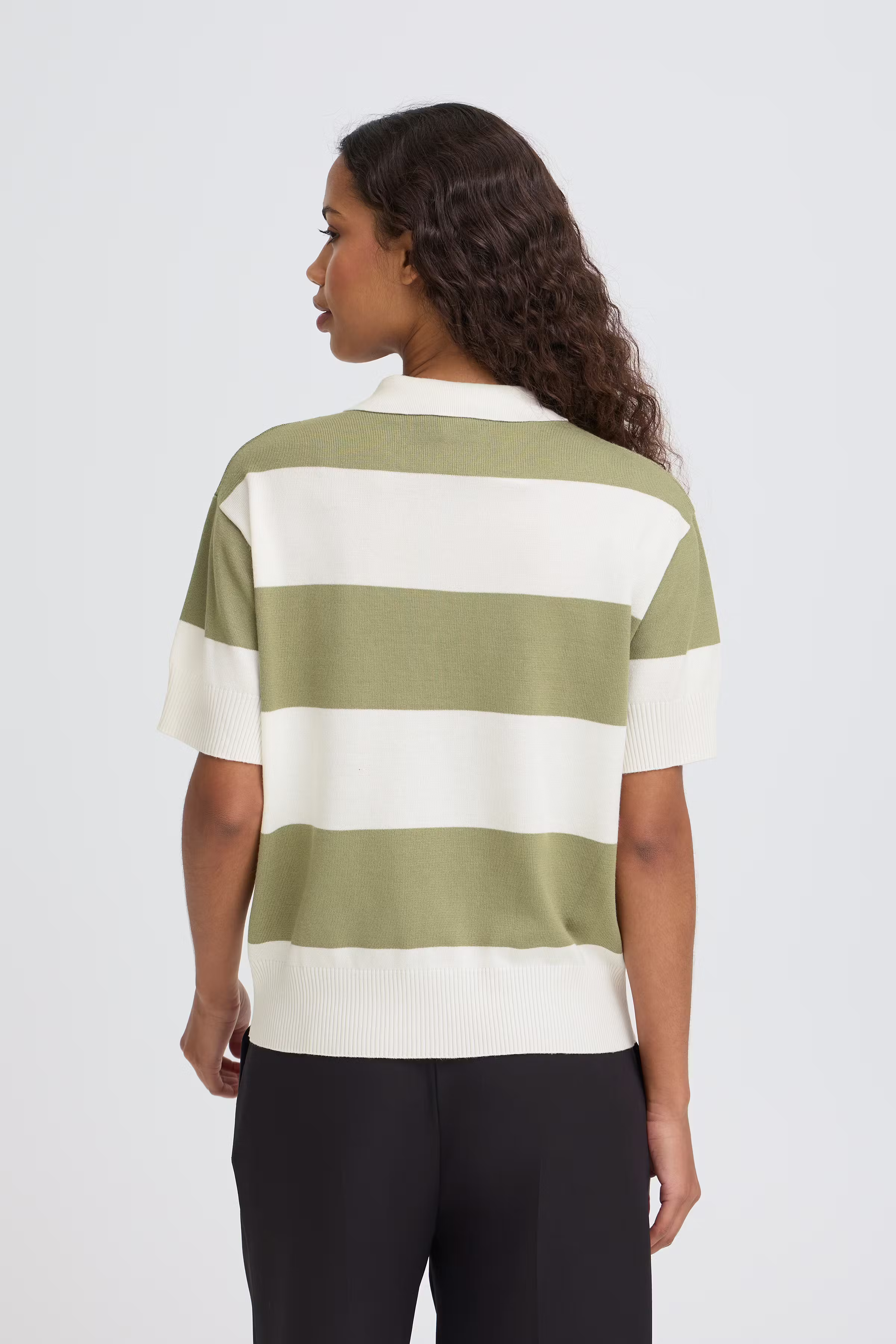 IHLULS Pullover LOOKBOOK BACK 20125818-900007012