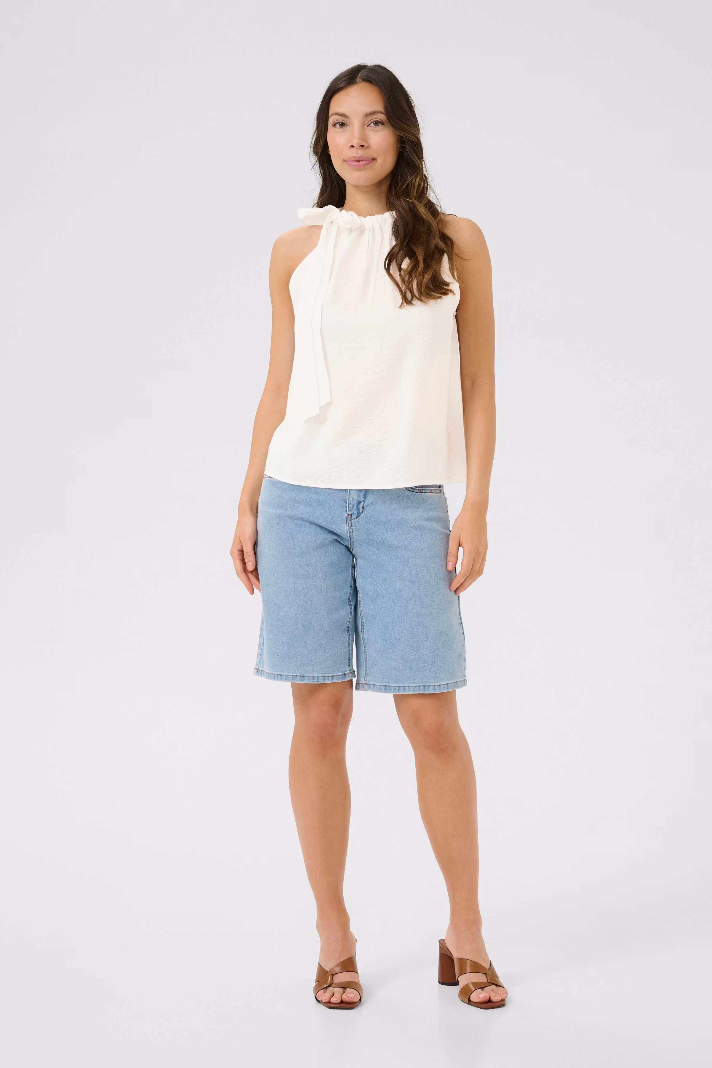 CRElora Top LOOKBOOK FRONT 10613613-110602