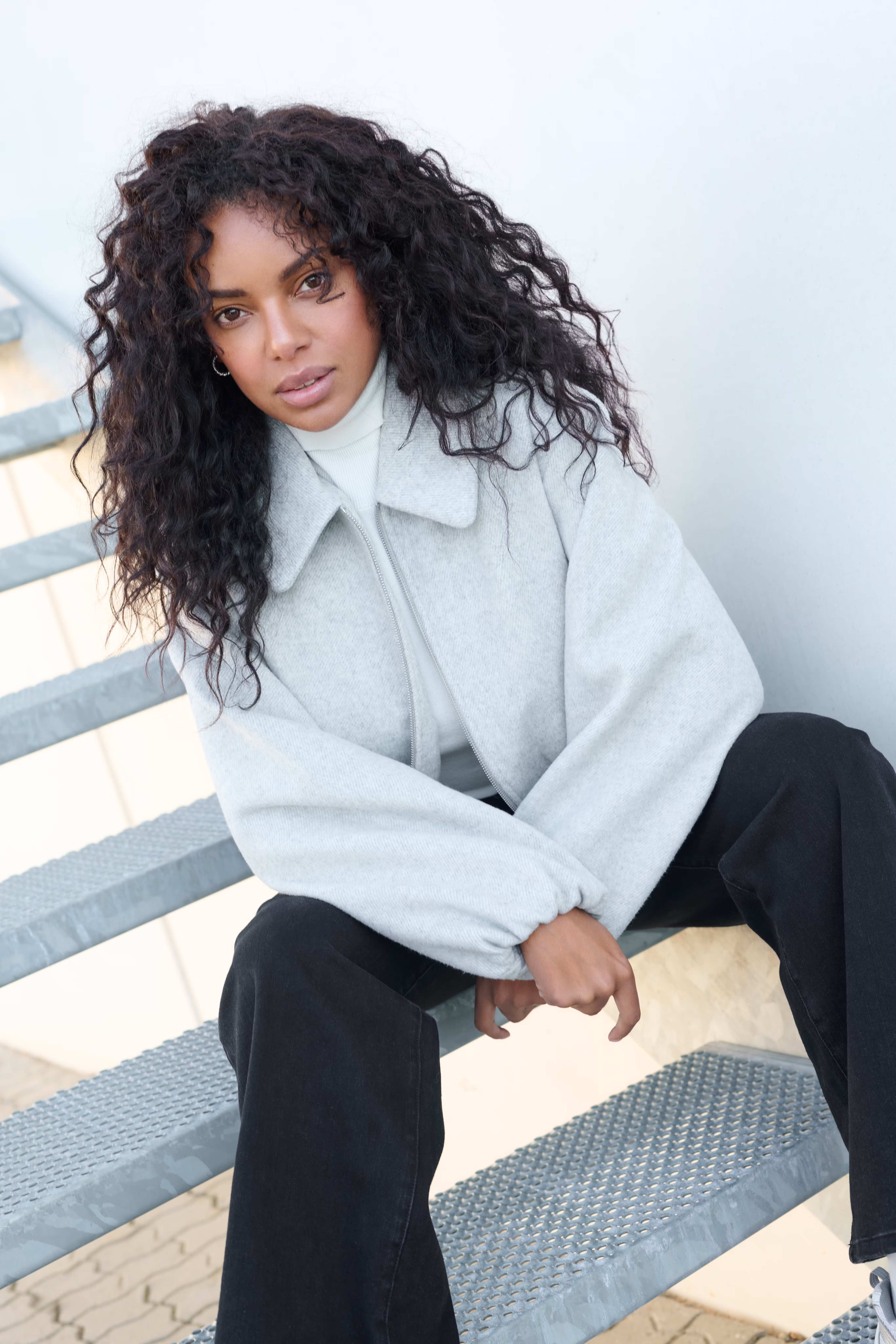 KAludovika Mantel LOCATION NONE 10510197-100126