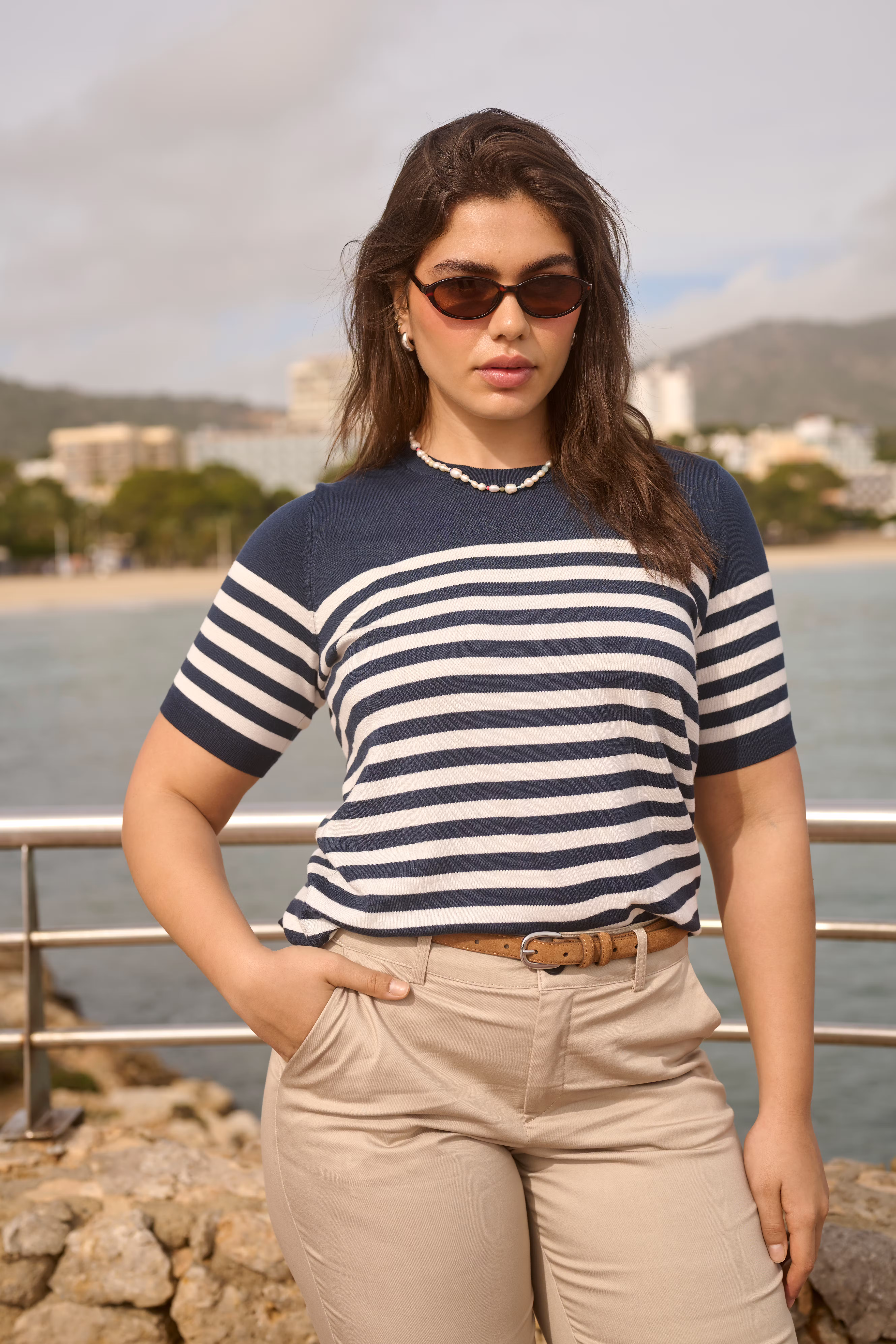 KClizzy Pullover LOCATION NONE 10582914-109445