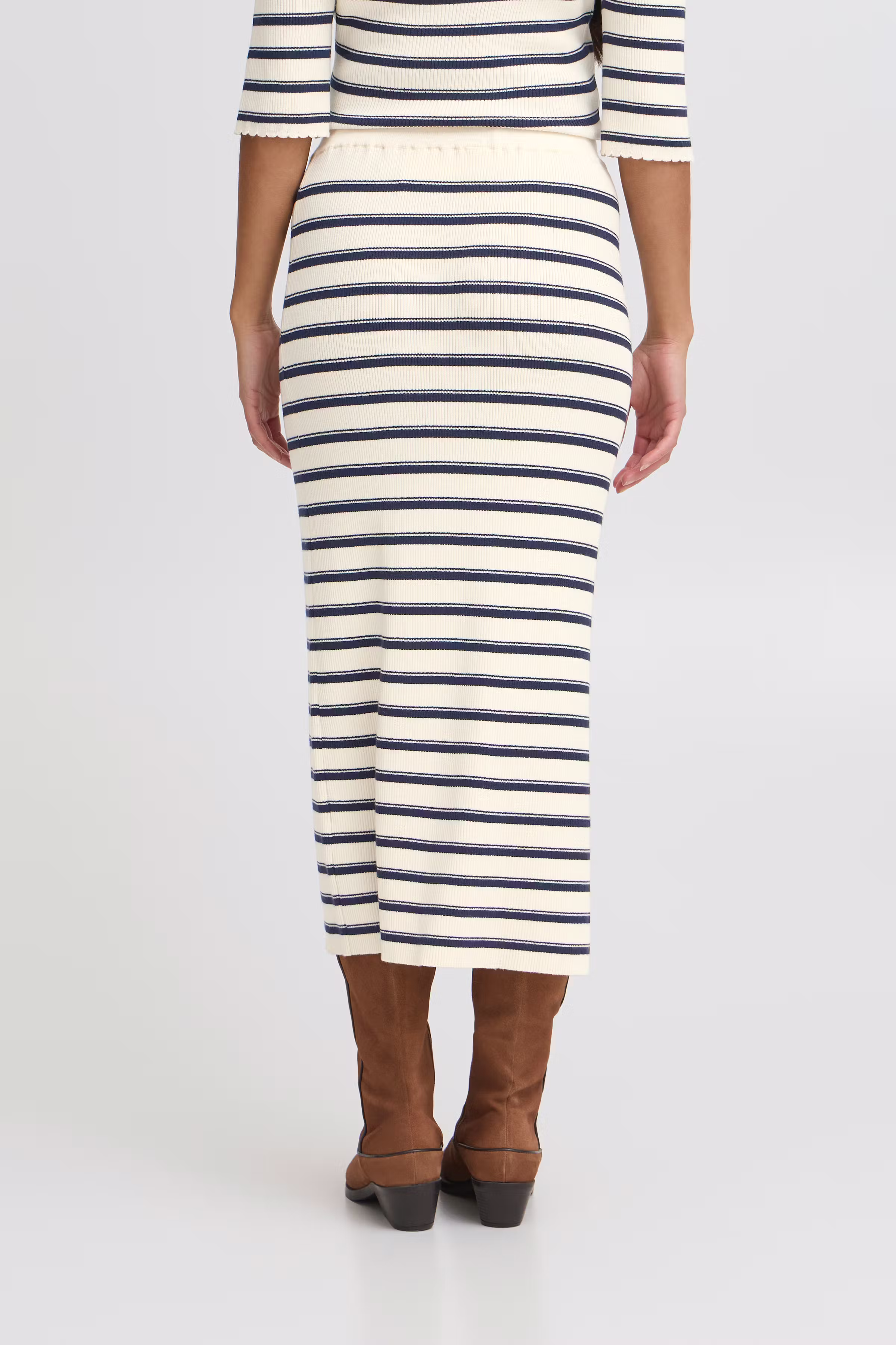 IRFANTO Kjol LOOKBOOK BACK 20122828-193831