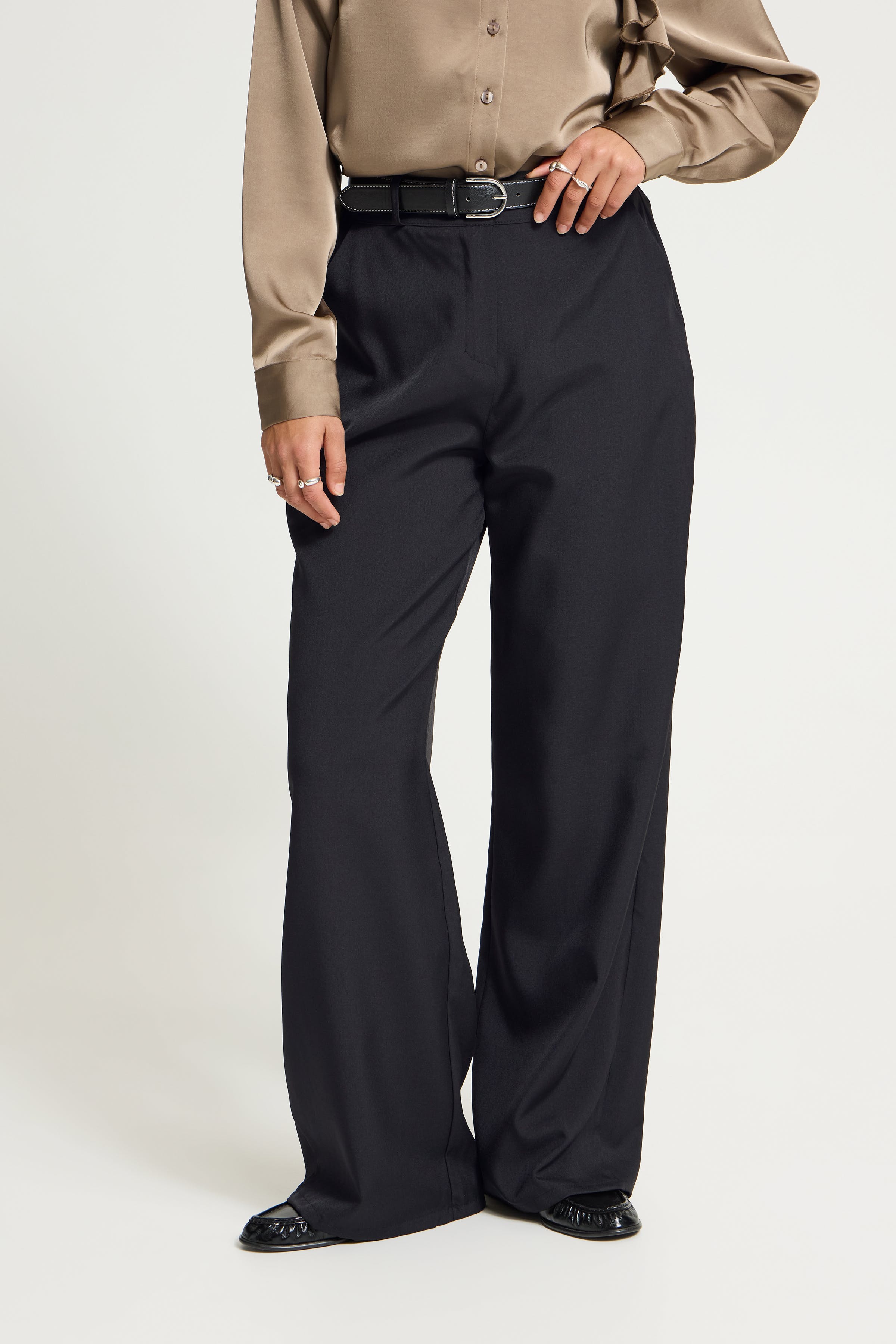 SBXGLORIUS Bukser LOOKBOOK FRONT 22101224-190303