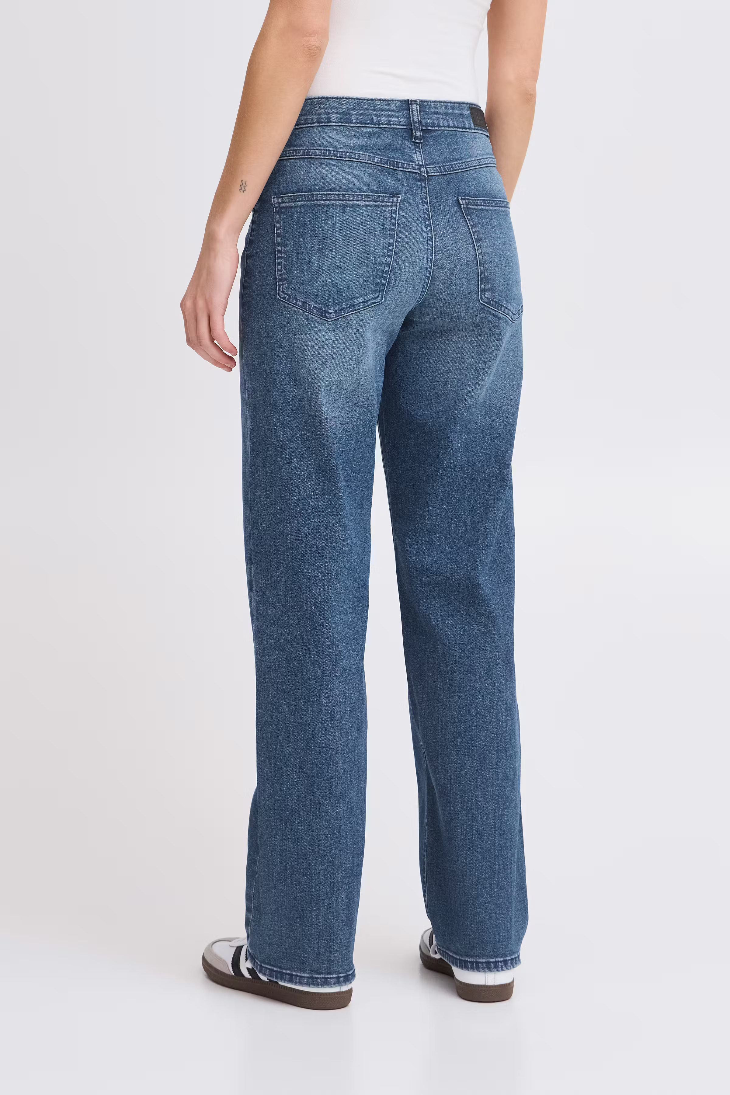 IHTWIGGY STRAIGHT Jeans LOOKBOOK BACK 20119128-19037