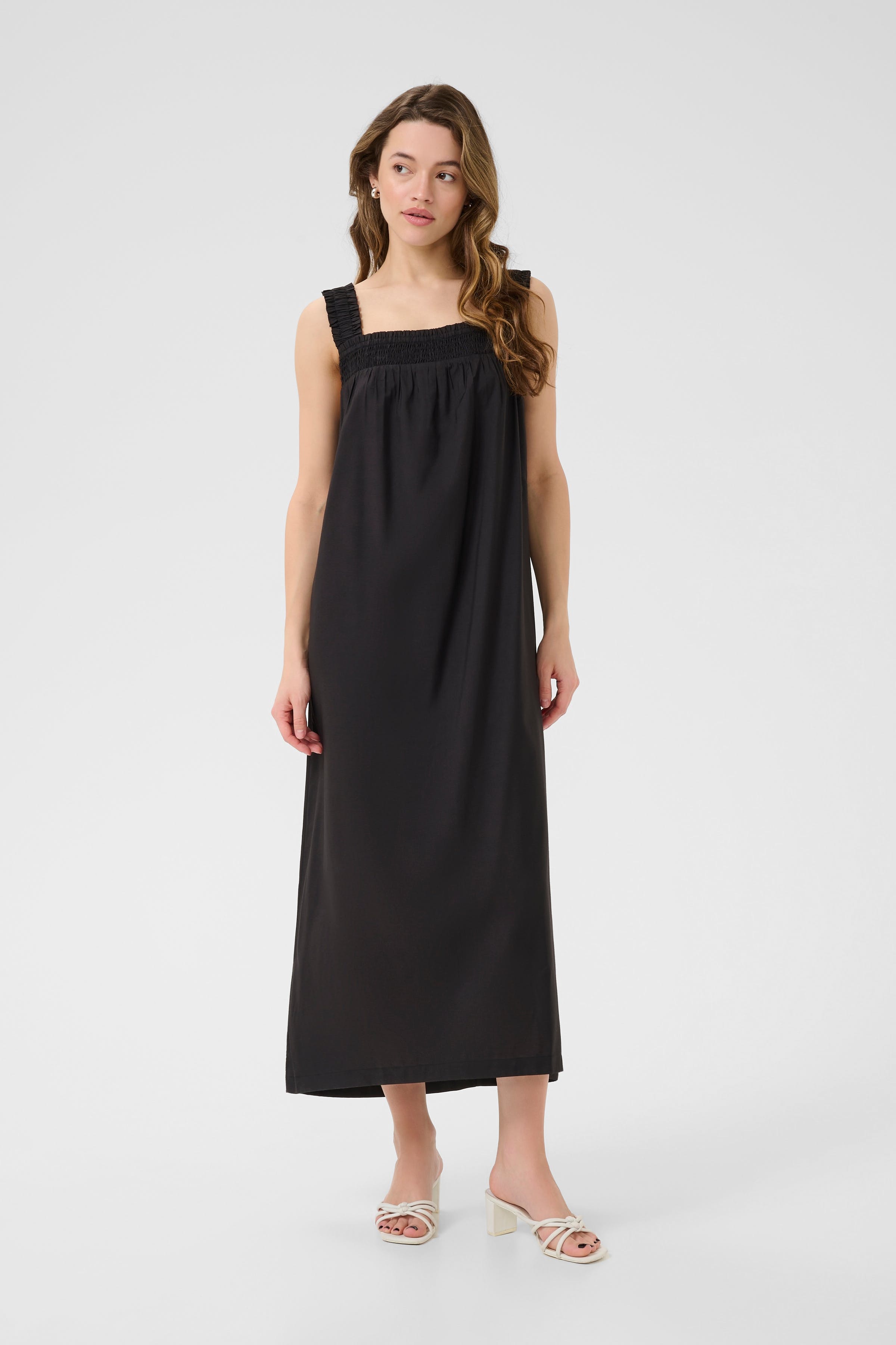 BPjuliana Kleid LOOKBOOK FRONT 10590911-100121B