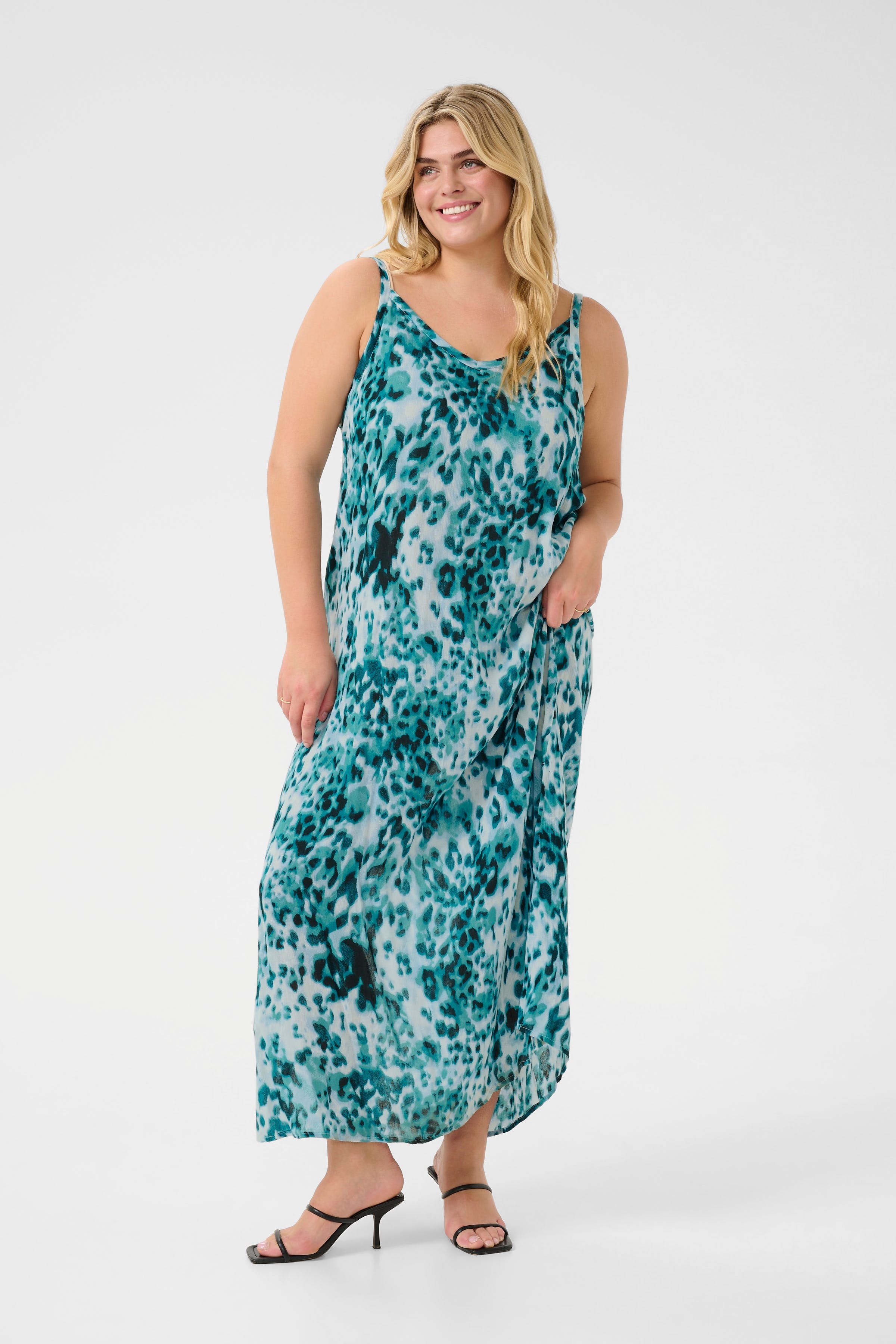 KCjulia Leopard Dress LOOKBOOK FRONT 10583289-107662