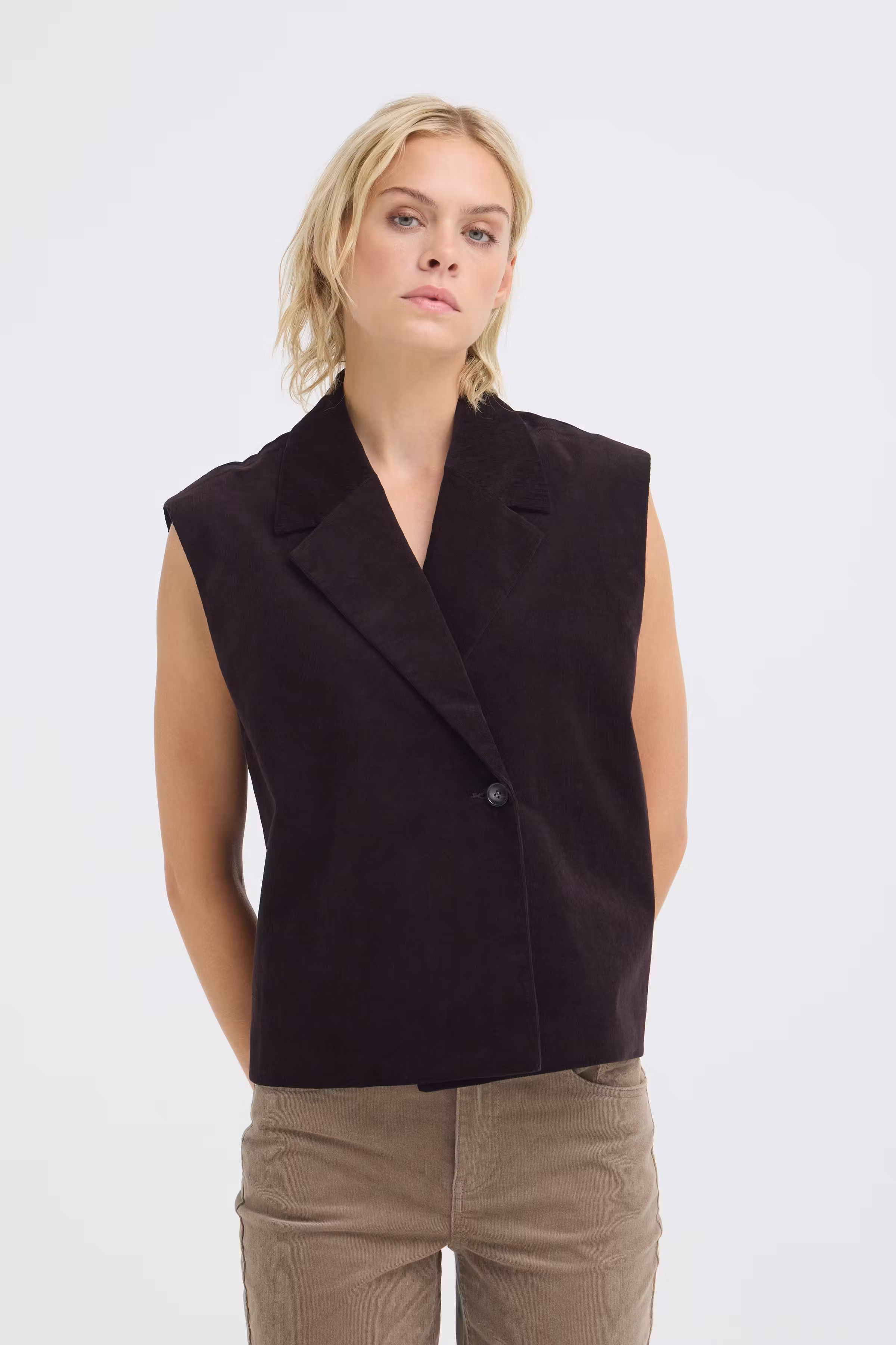 PZSALLY Weste LOOKBOOK FRONT 50210853-191103