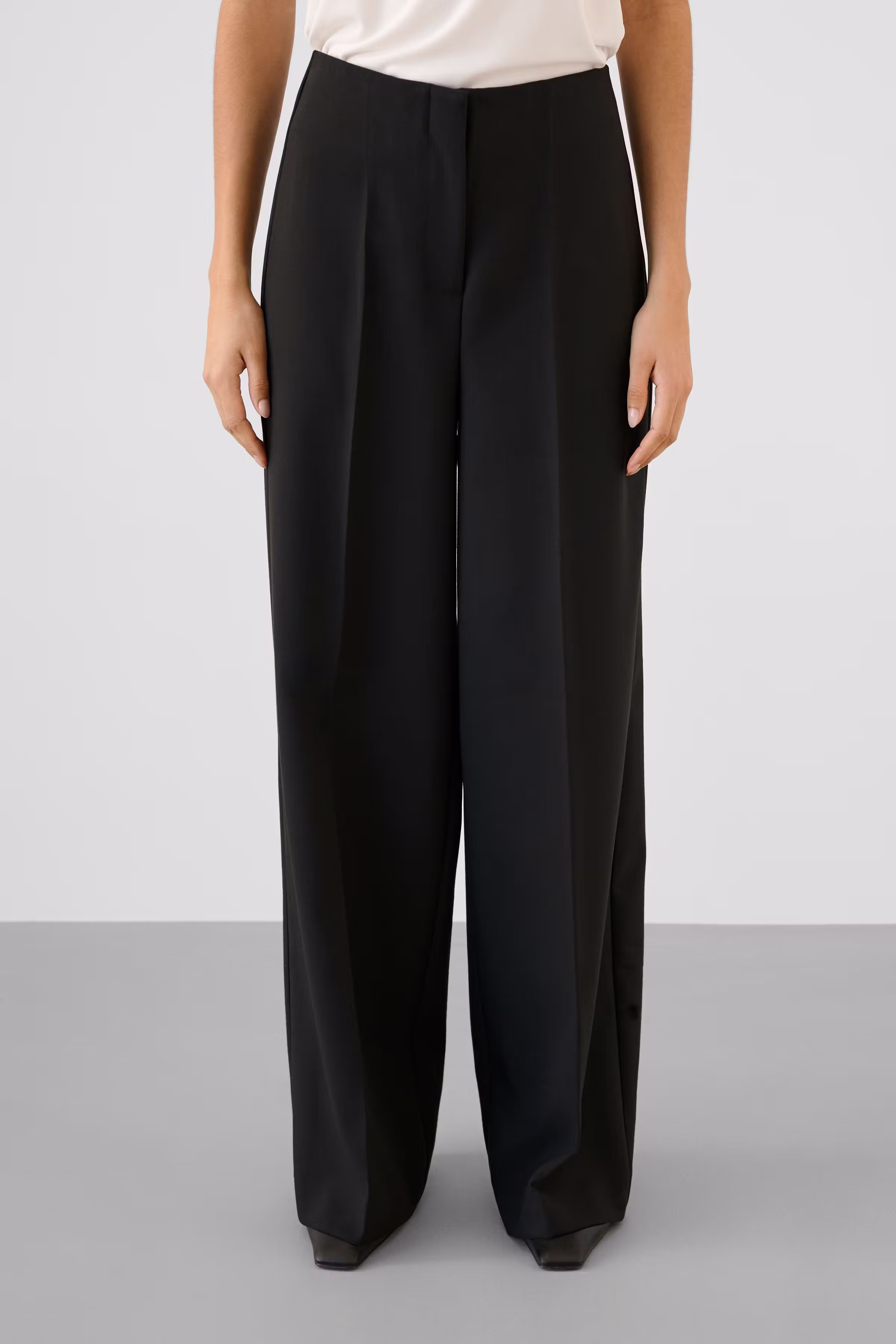SLCorinne Wide Trousers LOOKBOOK FRONT 30407228-40050