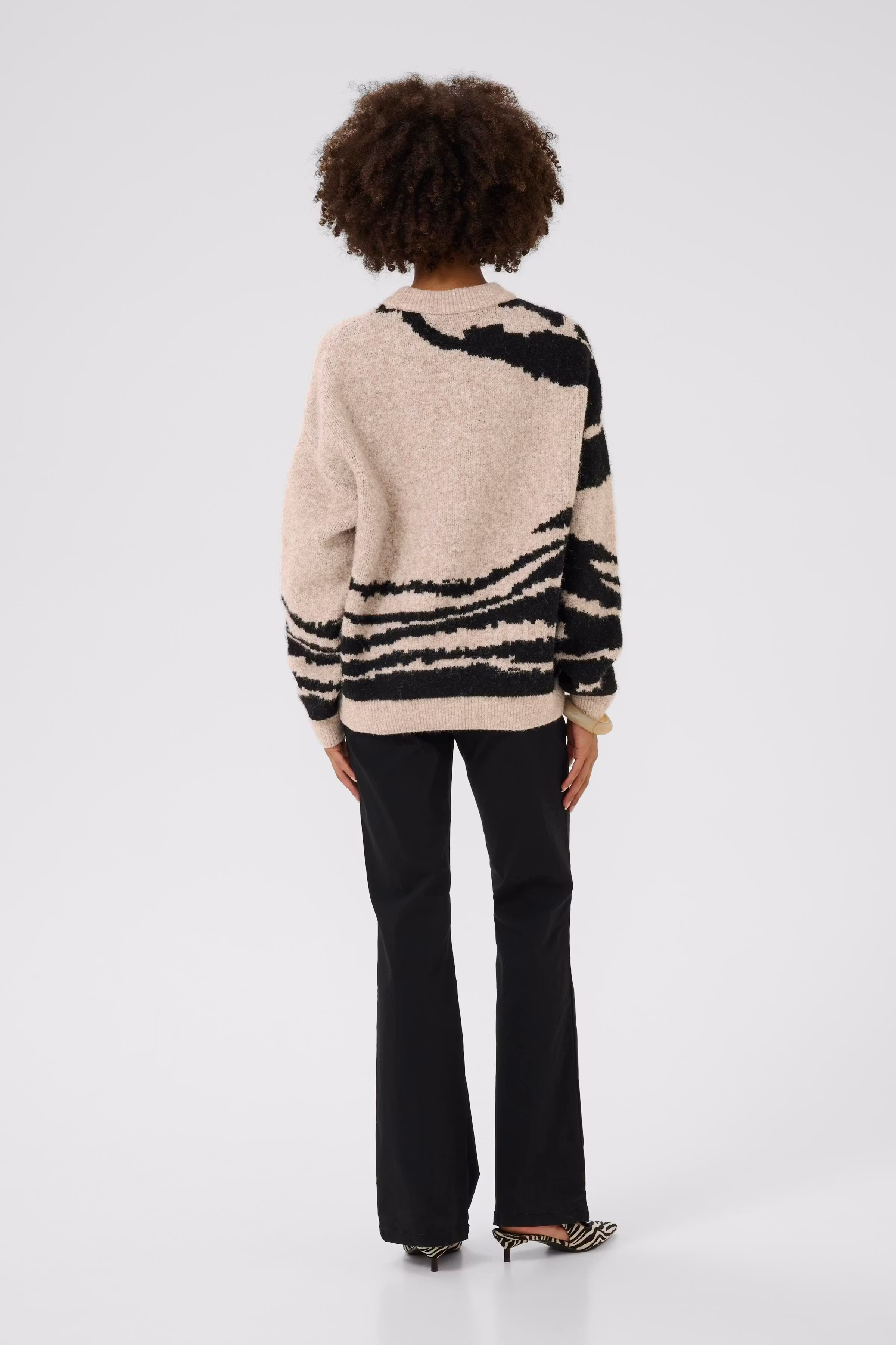 CUzinna Pullover LOOKBOOK BACK 50112109-1710091