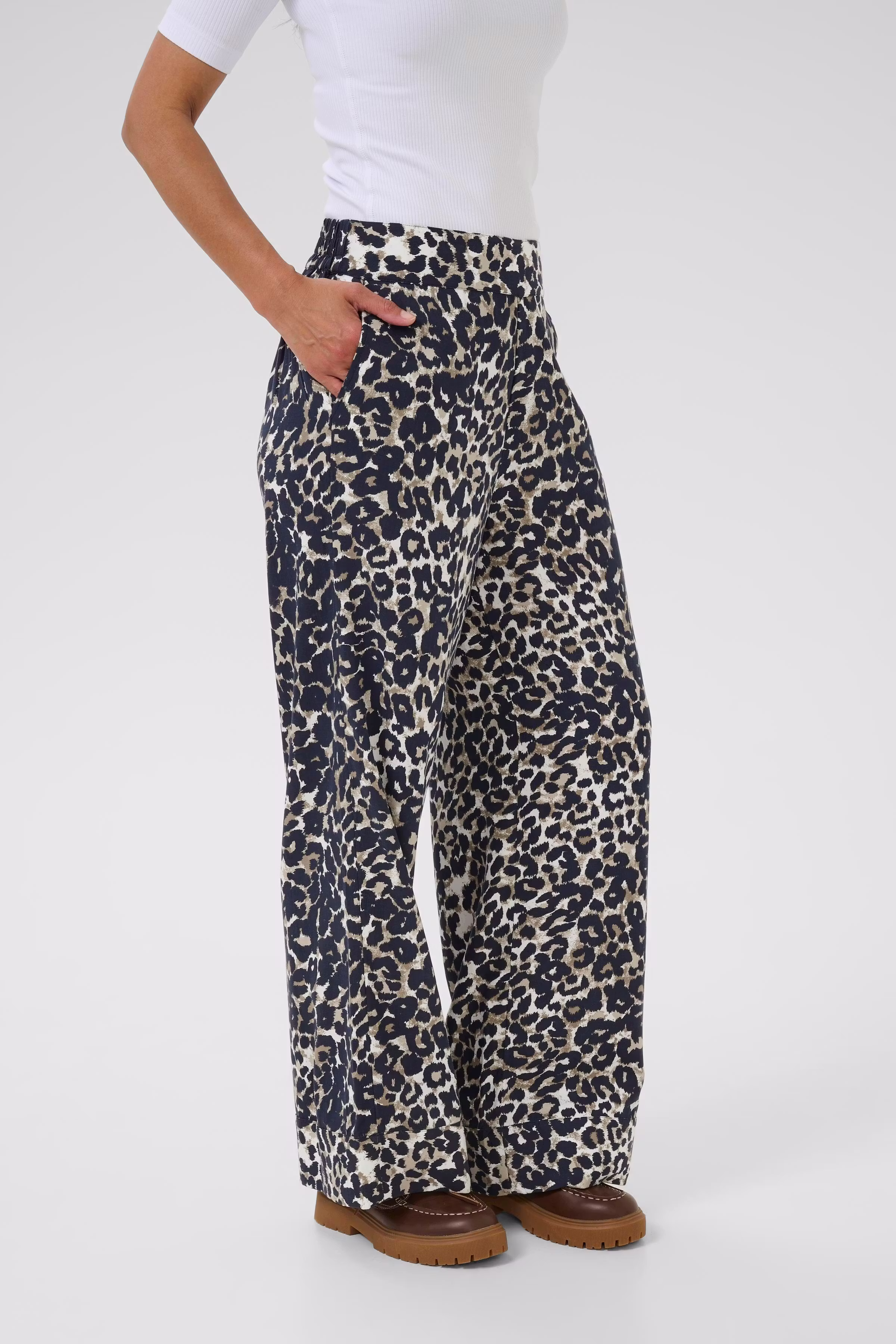 BPsybel Trousers LOOKBOOK FRONT 40200009-108373