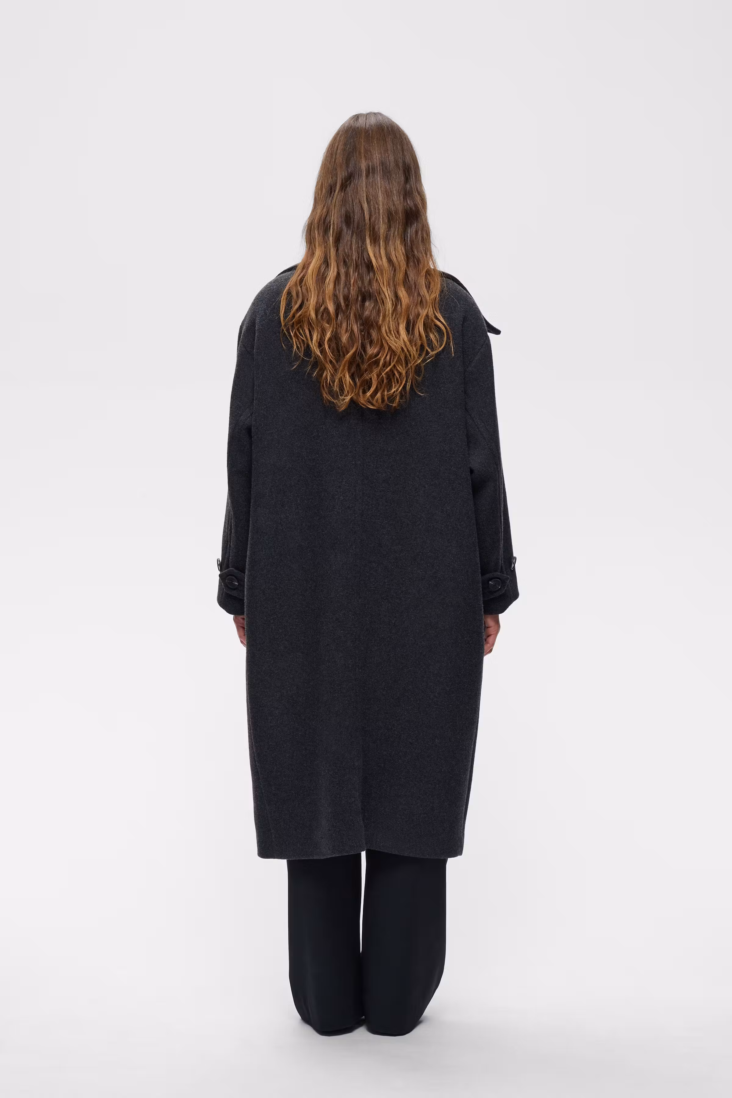 ZtinnaIW Mantel LOOKBOOK BACK 30111369-300596