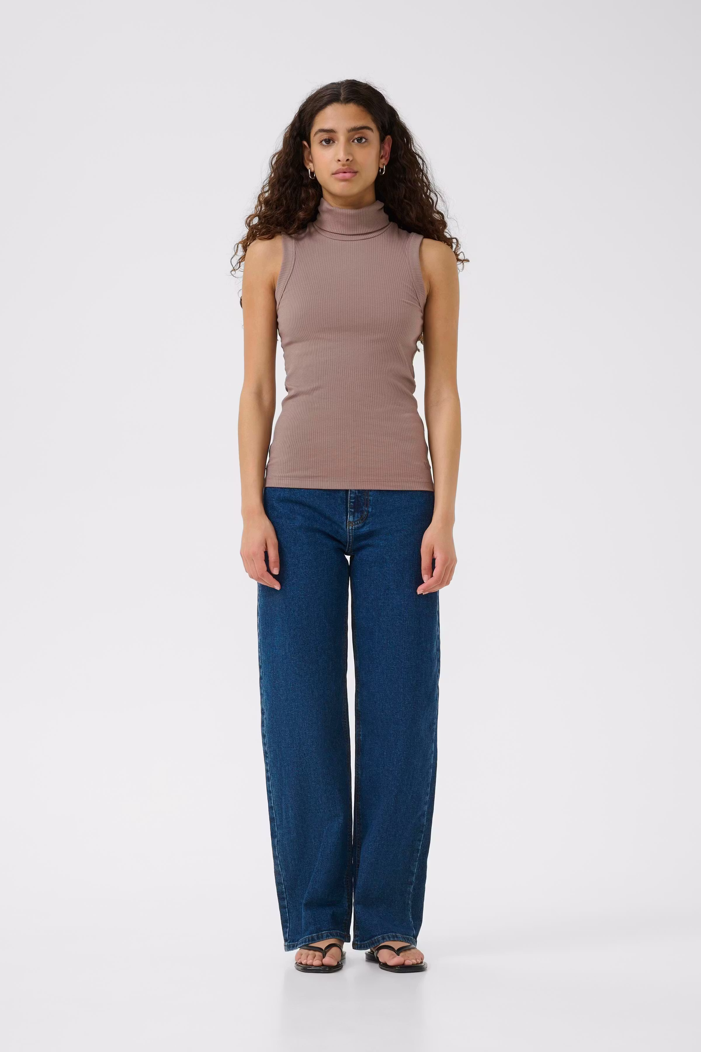 DagnaIW Top LOOKBOOK FRONT 30106690-181306