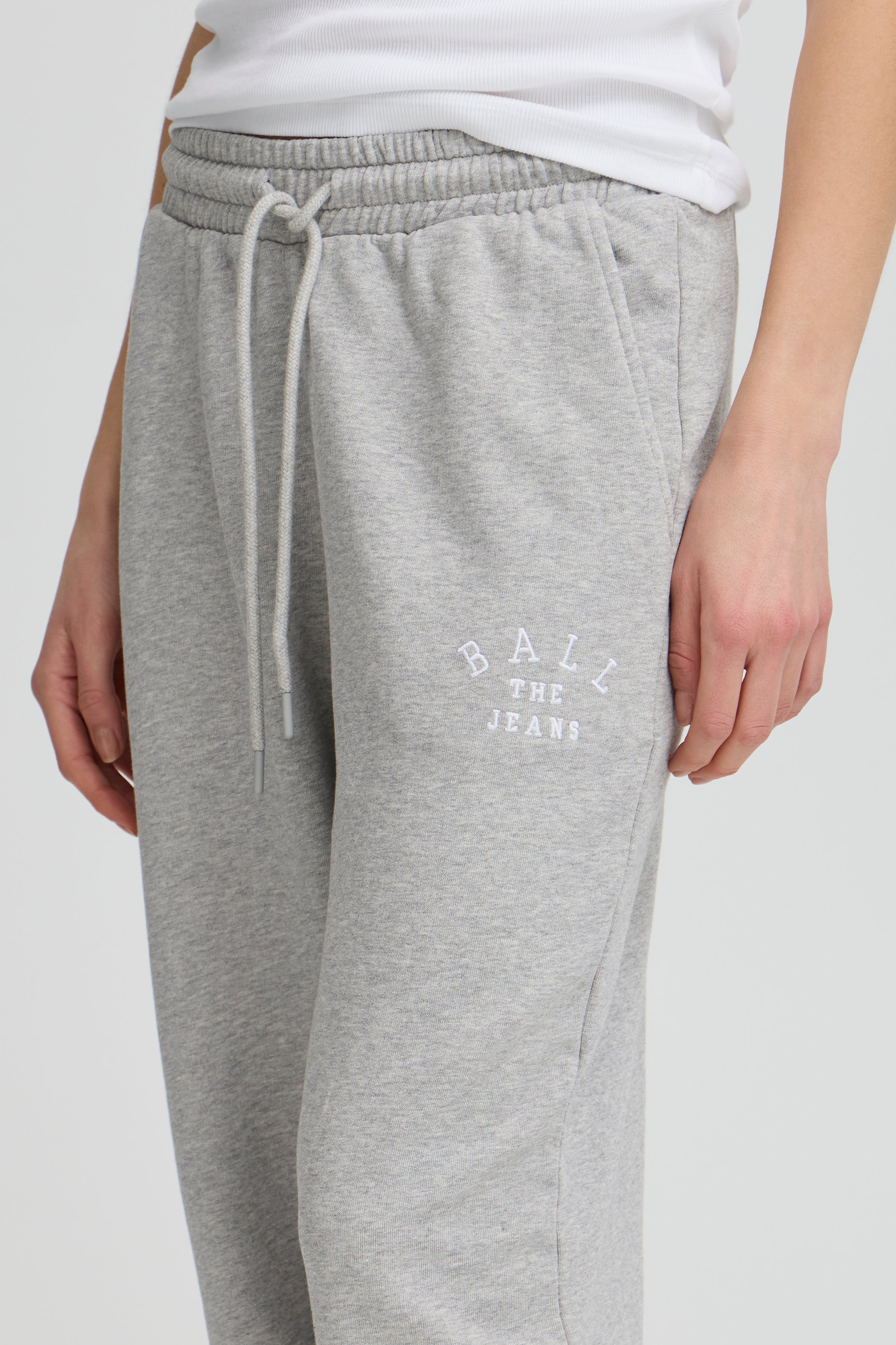 BASAVONA Trousers LOOKBOOK DETAIL 50405149-204054