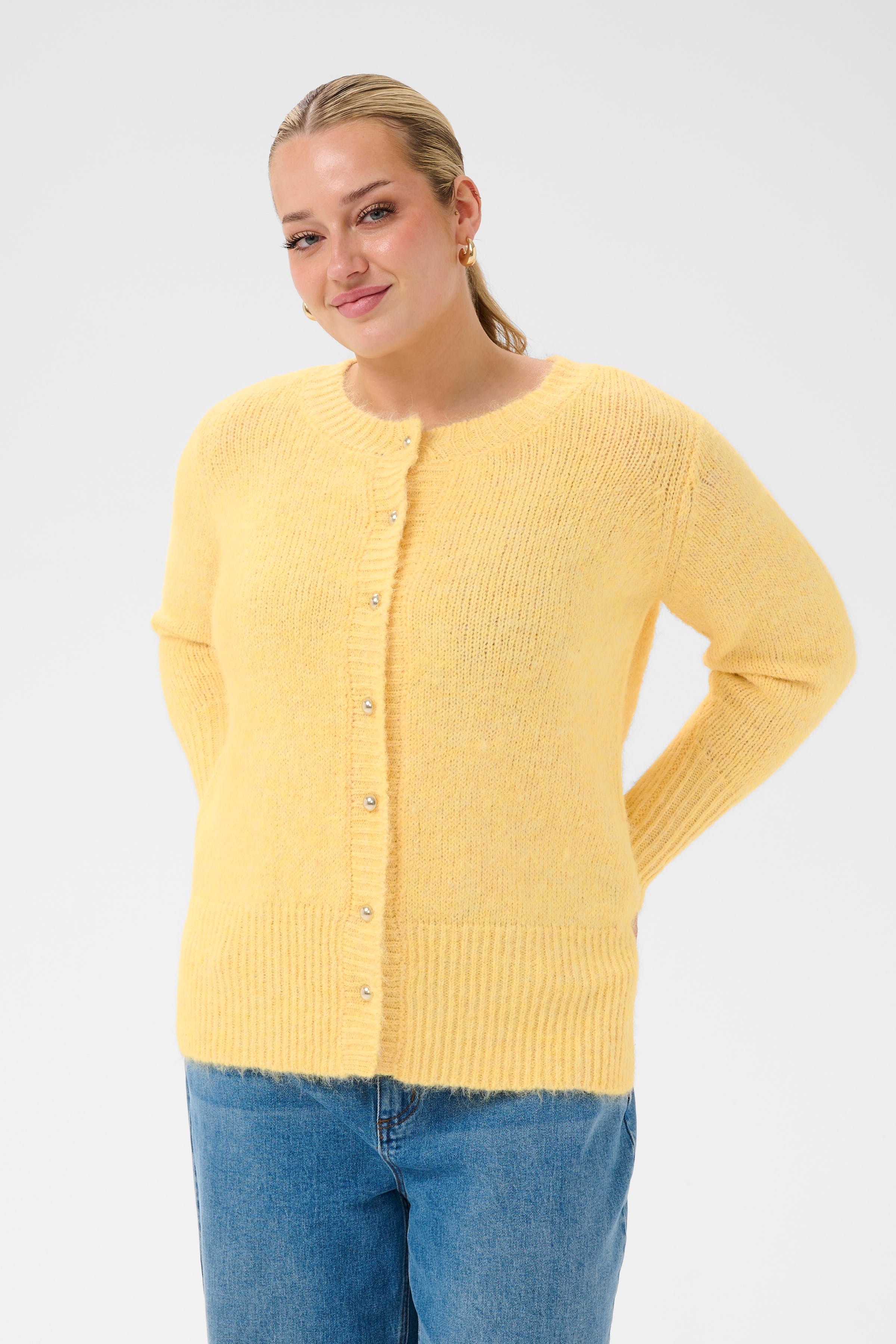 KCciony Cardigan LOOKBOOK FRONT 10584280-130822