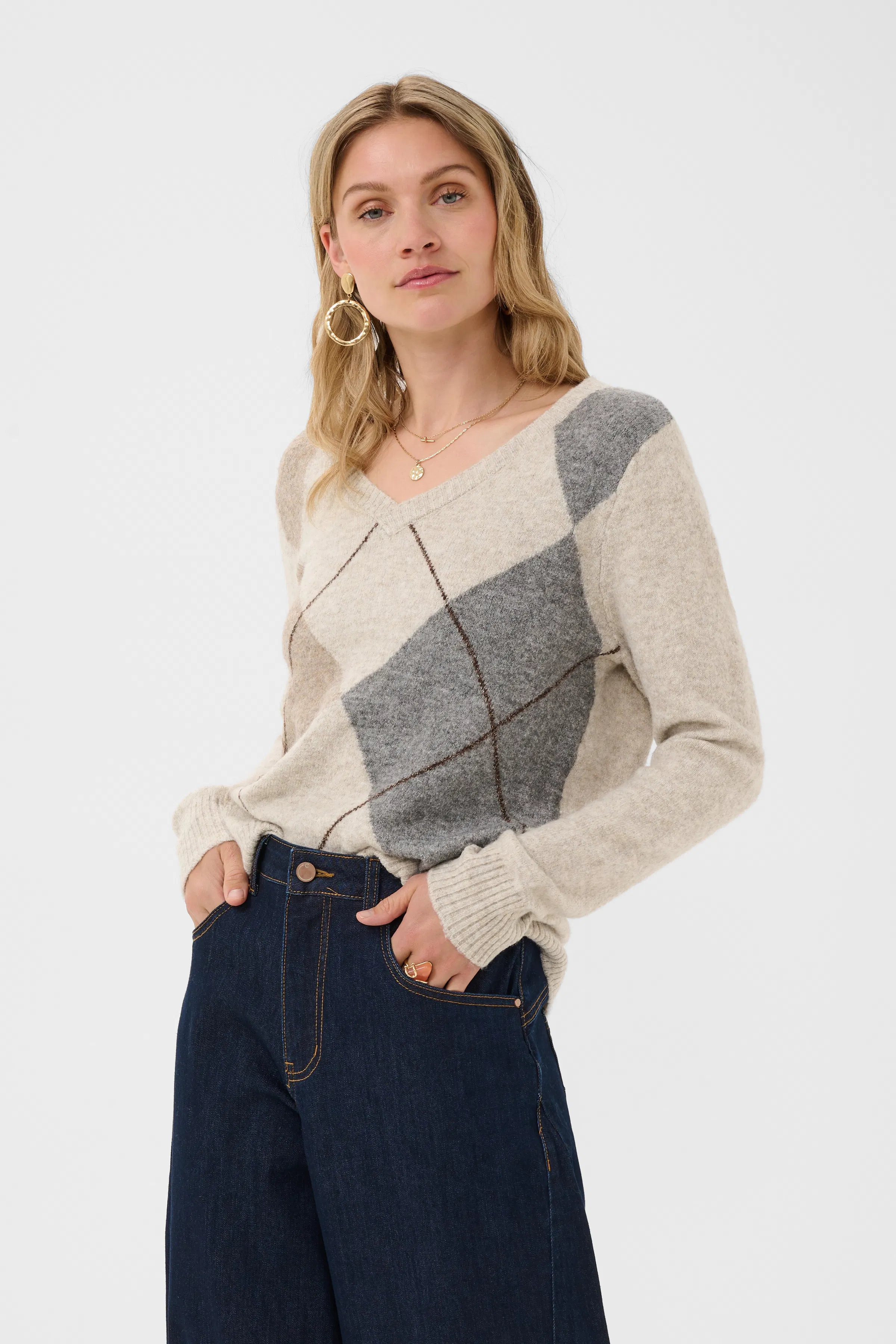 CRHope Pullover LOOKBOOK FRONT 10615298-1304011