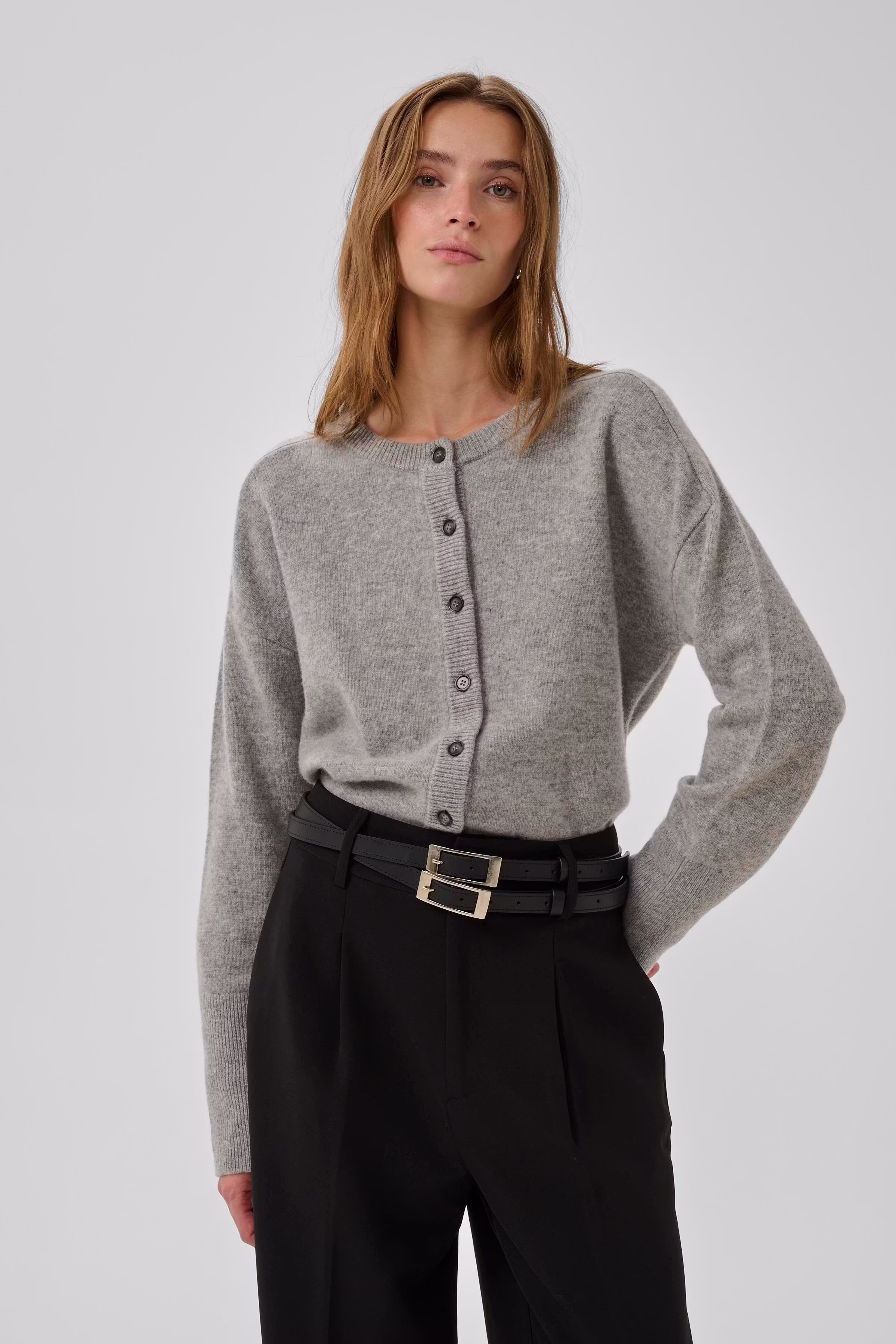 13 THE KNIT CARDIGAN LOOKBOOK FRONT 10705548-100378