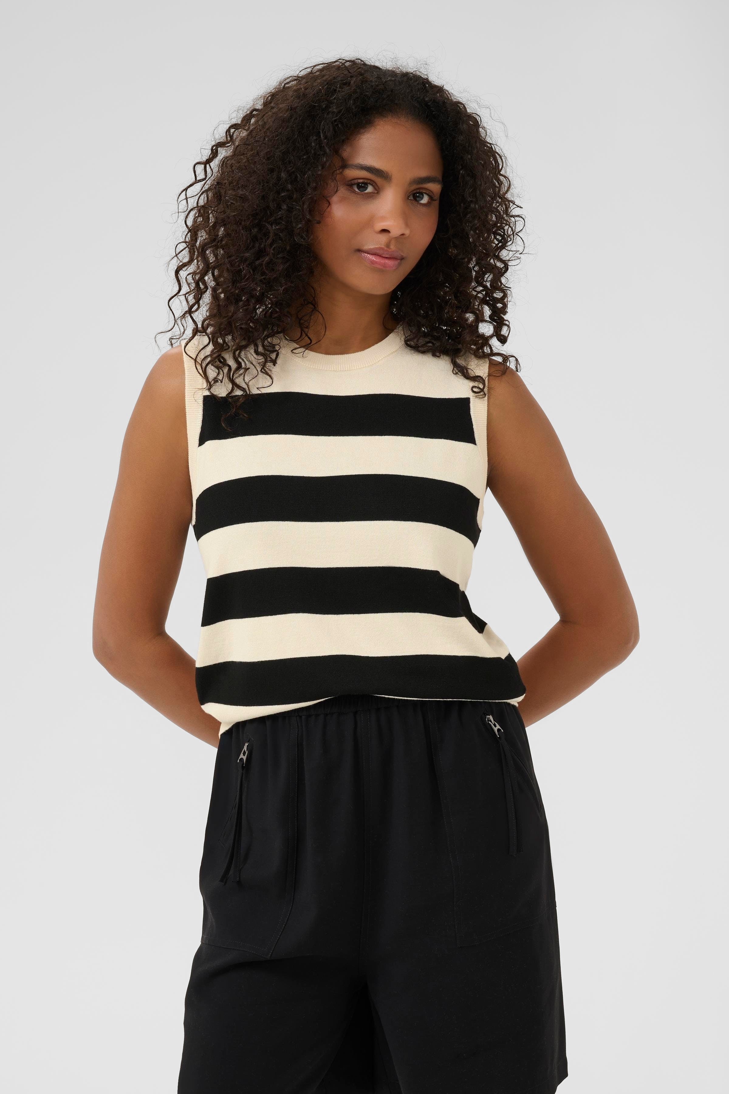 KAlizzy Slipover LOOKBOOK FRONT 10508539-108166