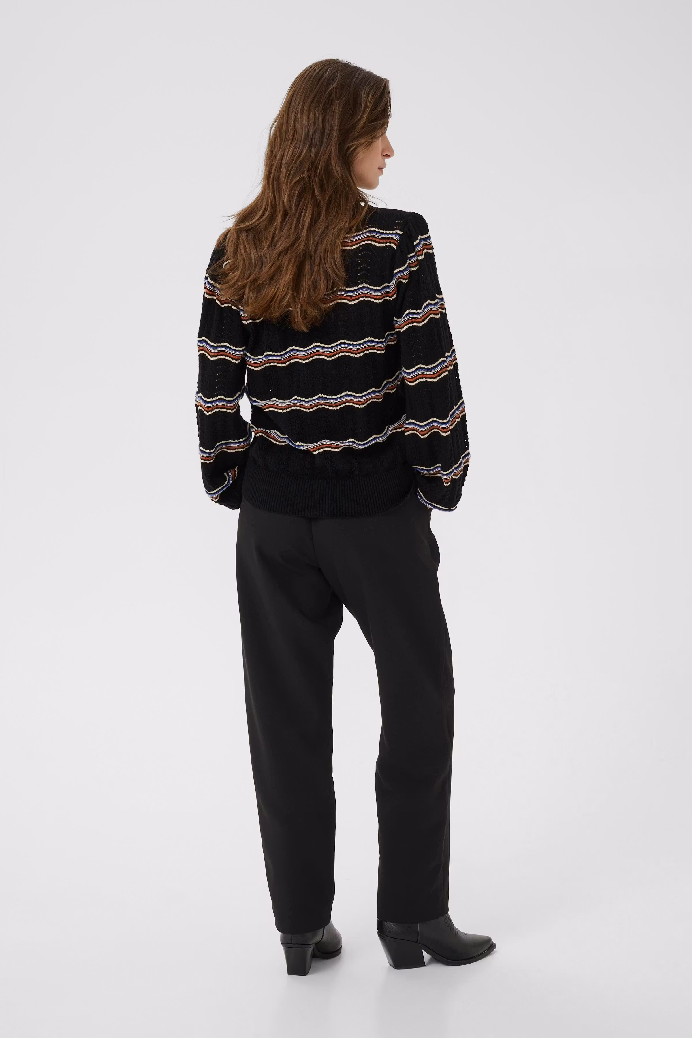 CRWavy Pullover LOOKBOOK BACK 10614300-108297