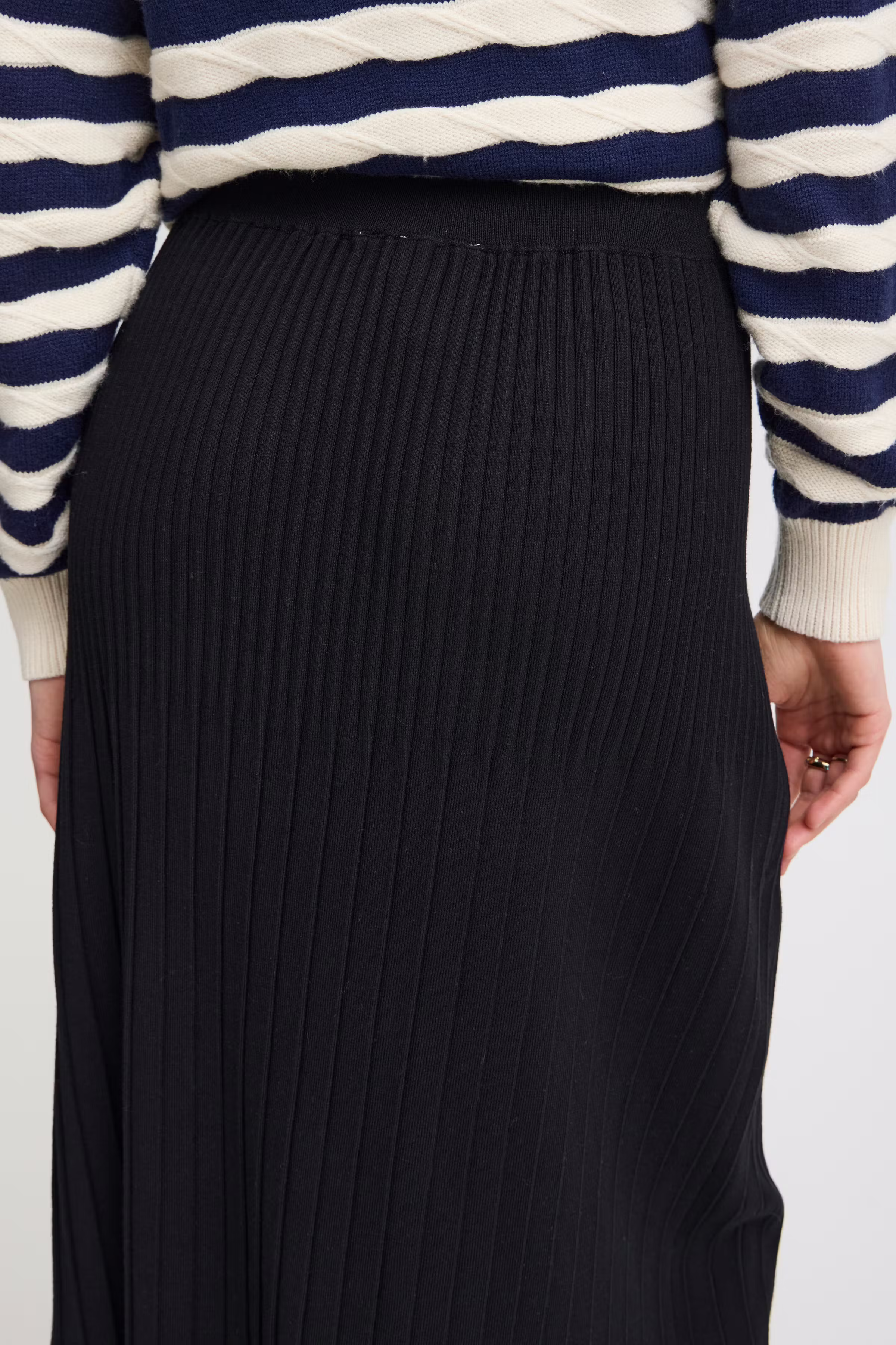 IRMASIA Kjol LOOKBOOK DETAIL 20121169-194008