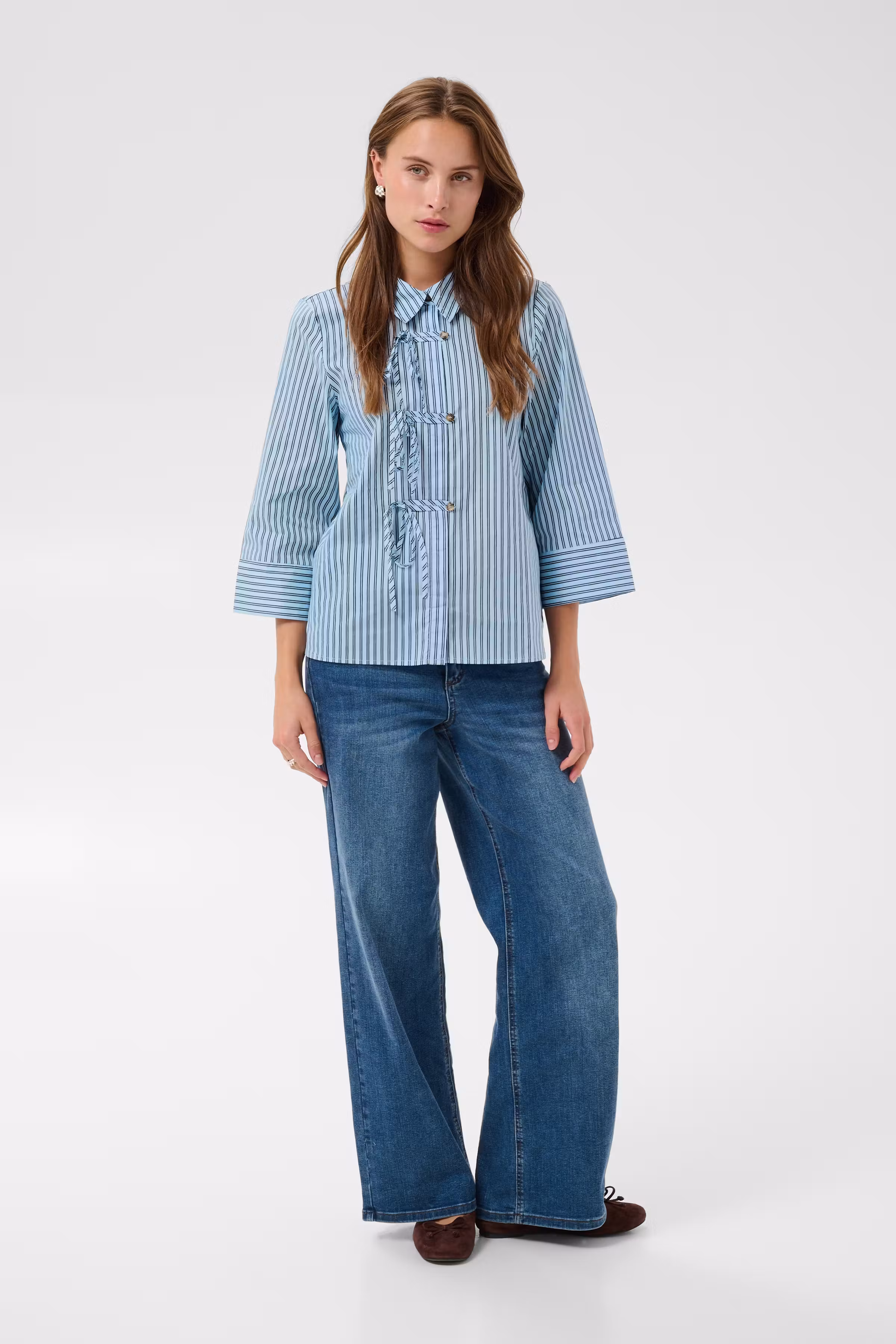 KAjullietta Stripet Skjorte LOOKBOOK FRONT 10513179-1000847