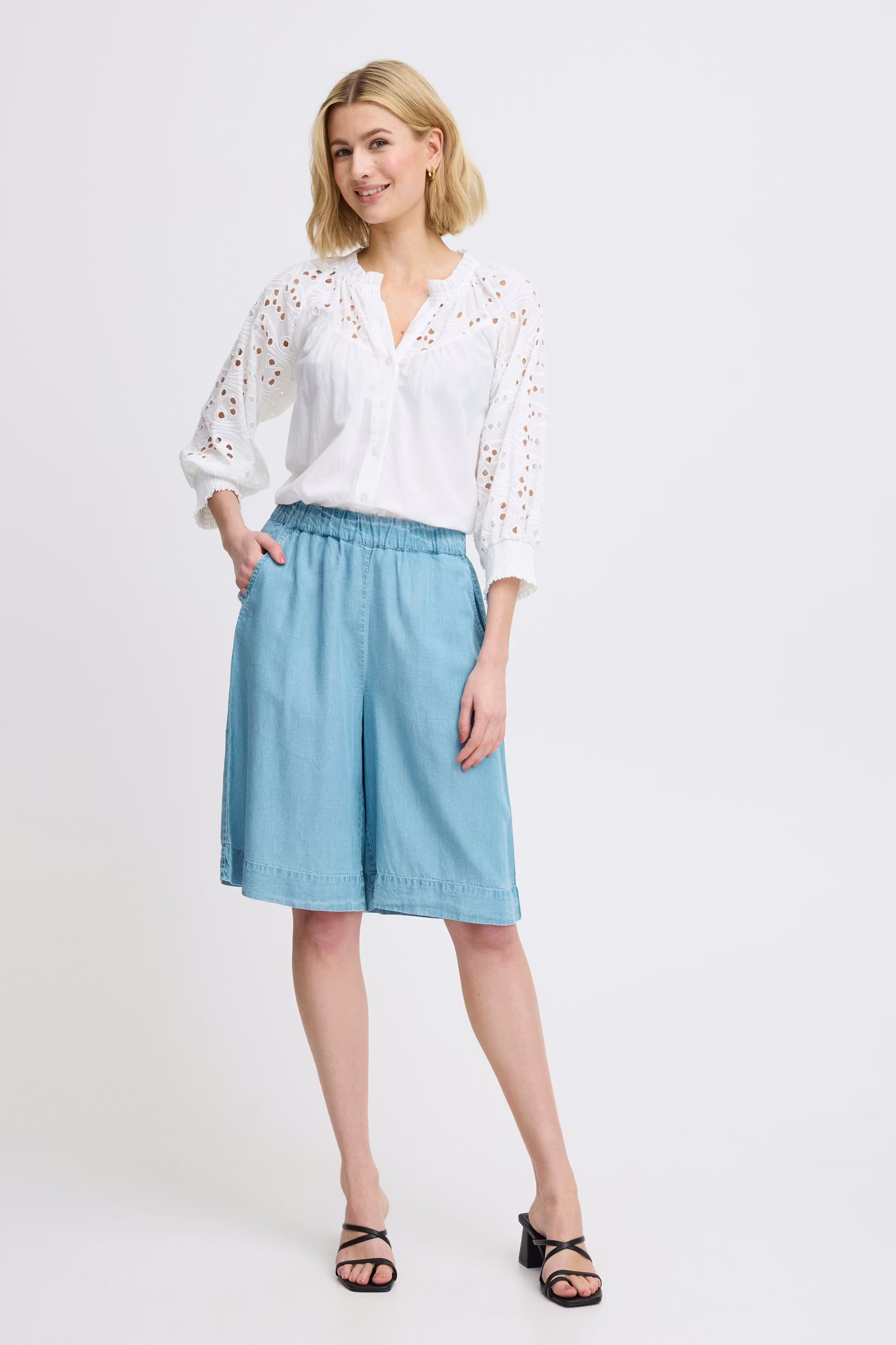 FREVELYN Shorts LOOKBOOK FRONT 20613866-200988