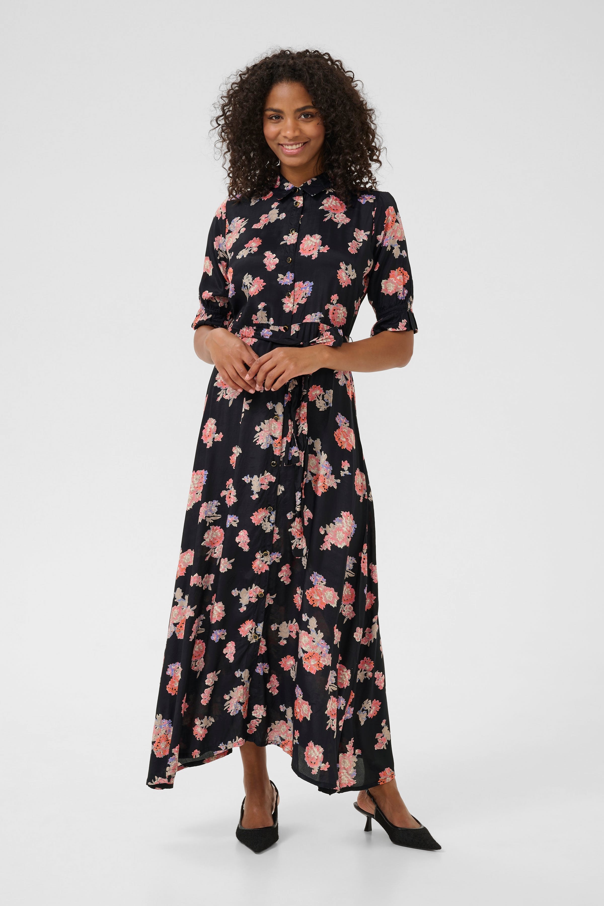 KAvelana Kleid LOOKBOOK FRONT 10504043-50600