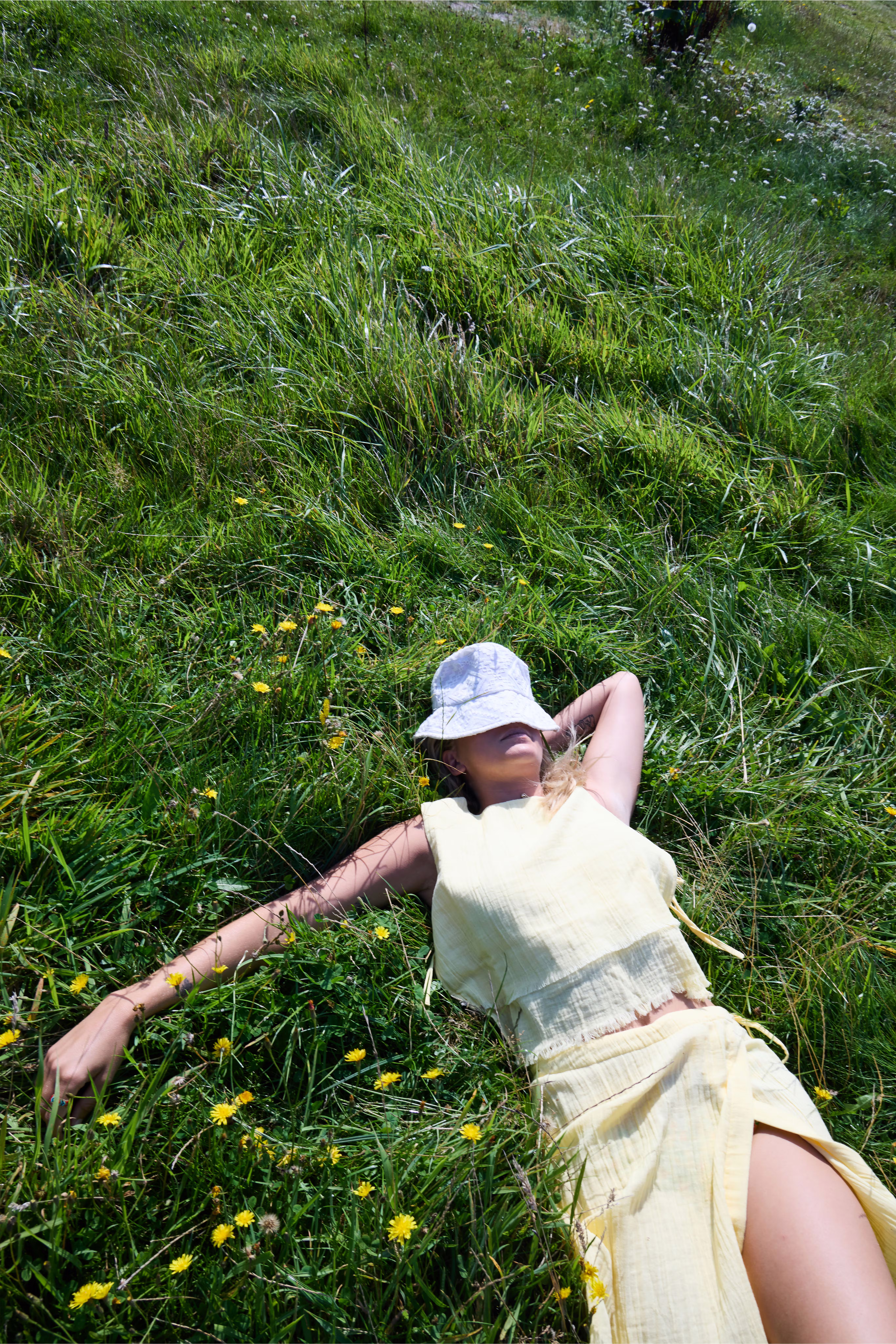 IALUNA Chapeau LOCATION NONE 20126153-130905