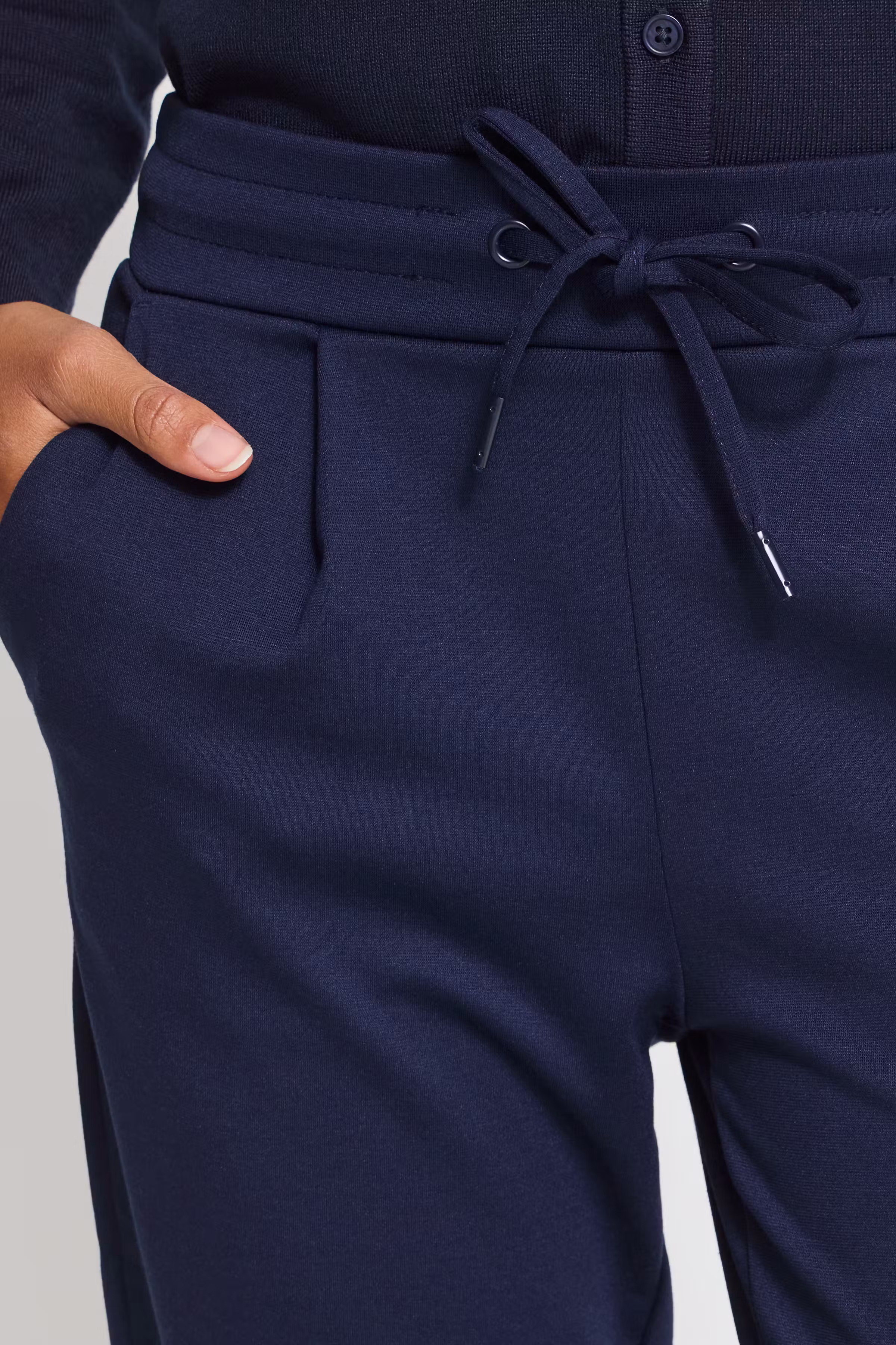 IHKATE Trousers LOOKBOOK DETAIL 20104757-193831