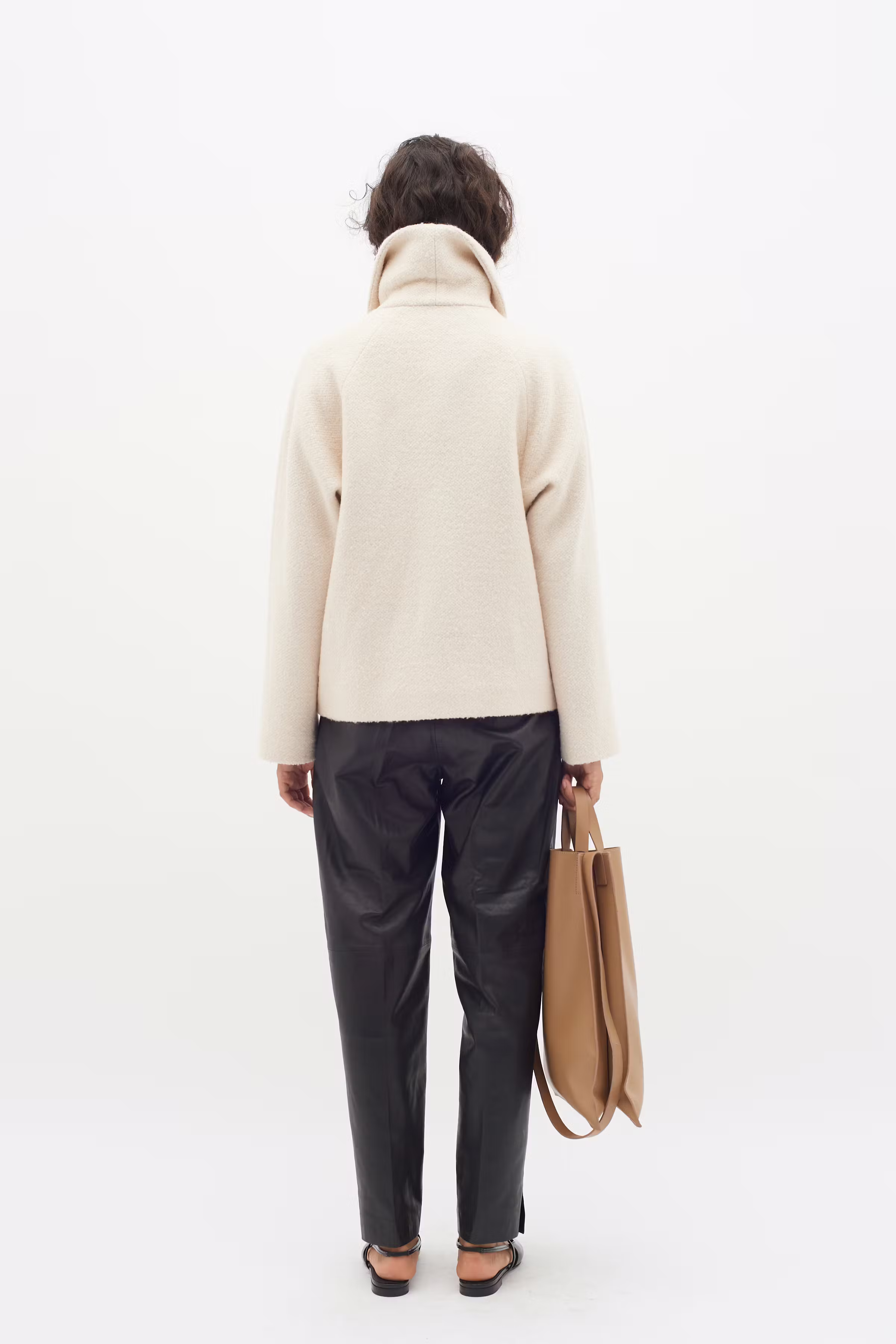 TanayIW Short coat LOOKBOOK BACK 30109493-120601