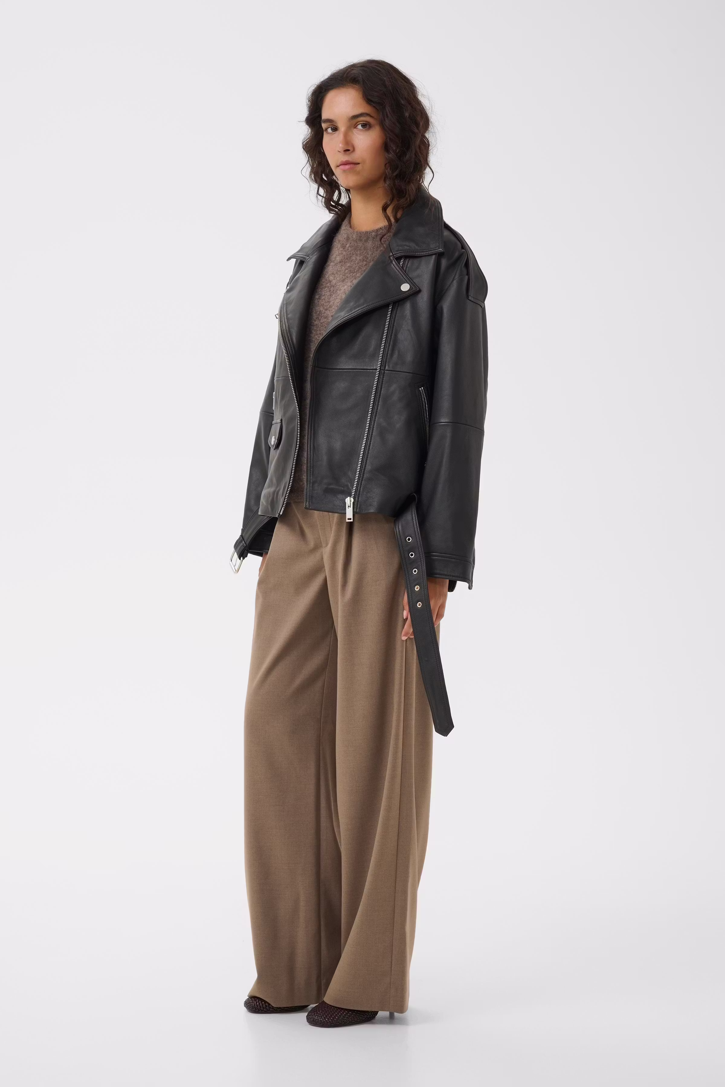 GZnovida Leather jacket LOOKBOOK FRONT 10911365-100017