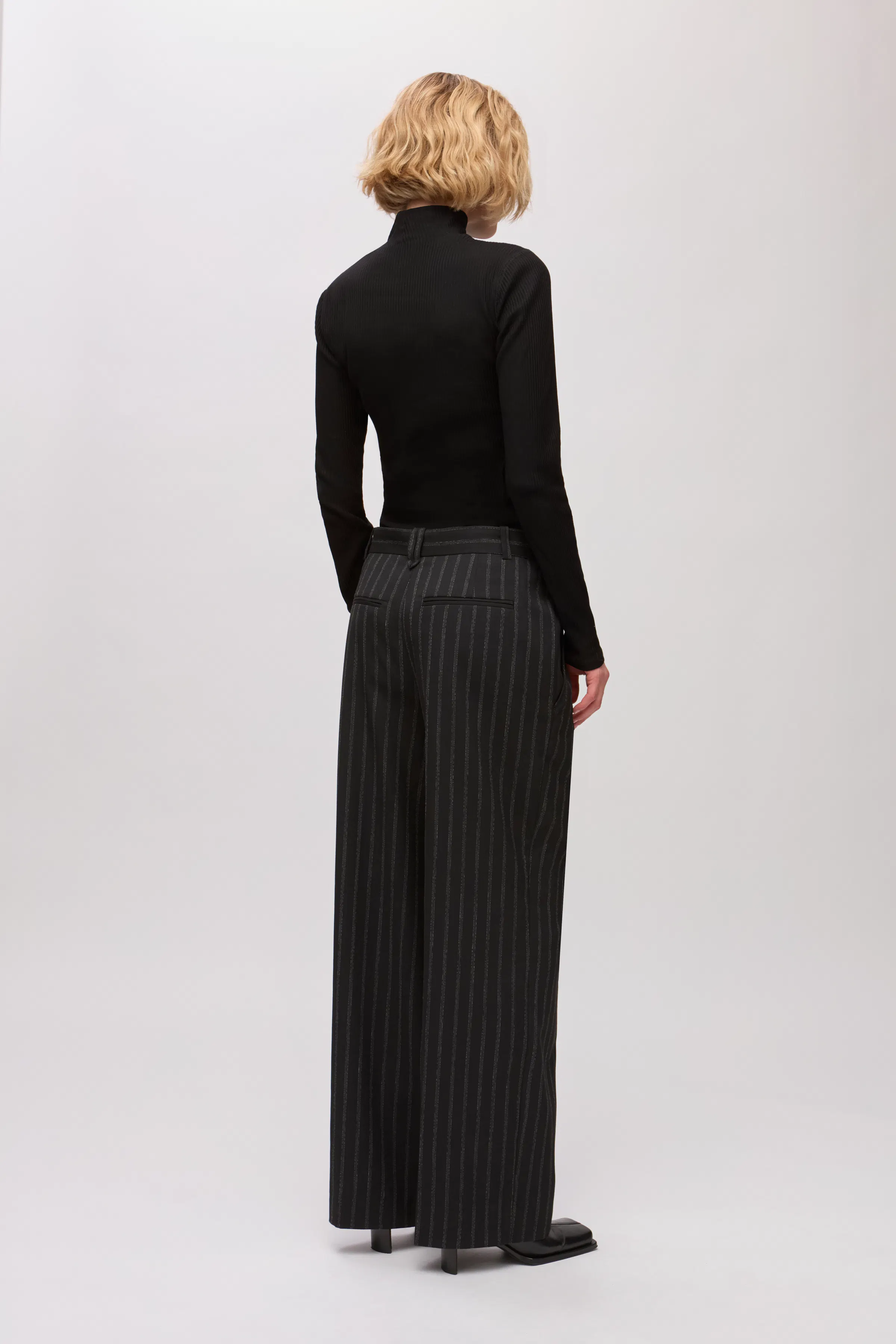 IOFemke Top LOOKBOOK BACK 30600086-BK999