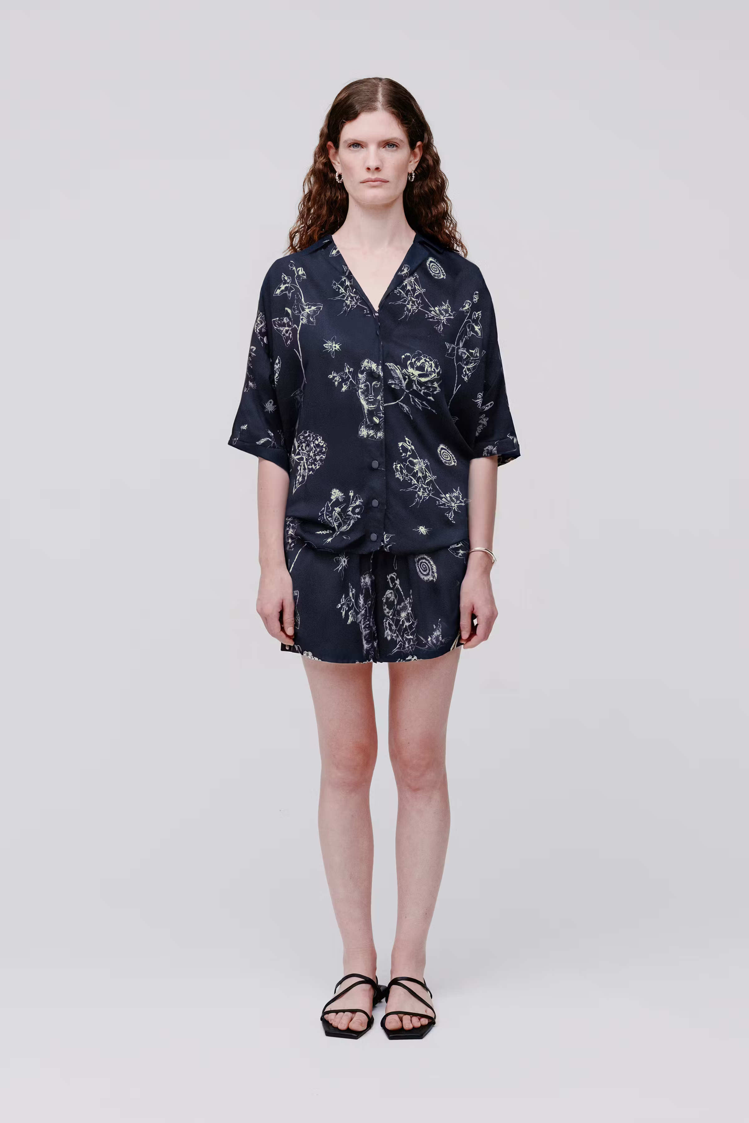 IOPIPER Shorts LOOKBOOK FRONT 30600643-MC2174
