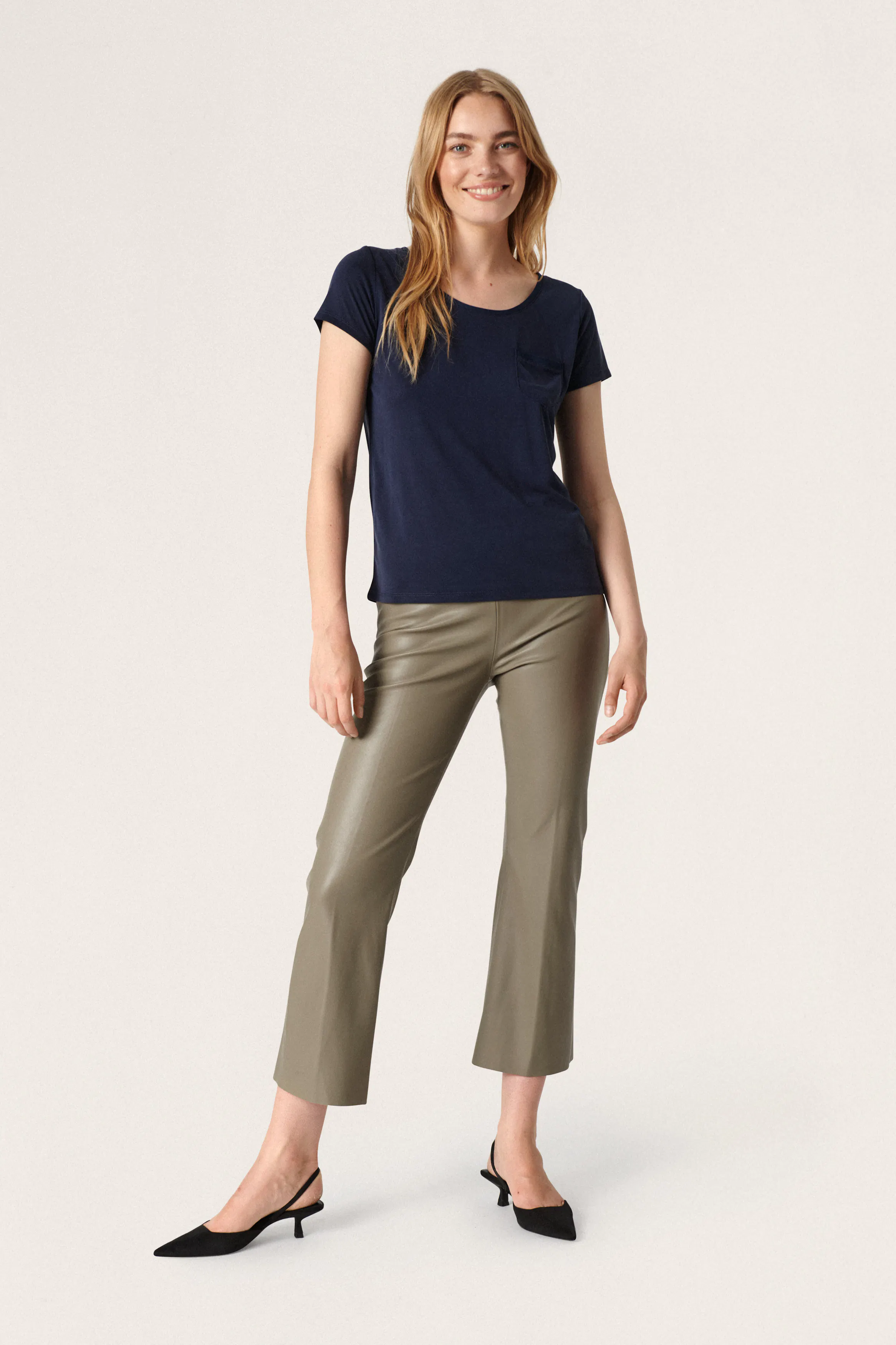 Kortärmad T-shirt LOOKBOOK FRONT 30403959-42022
