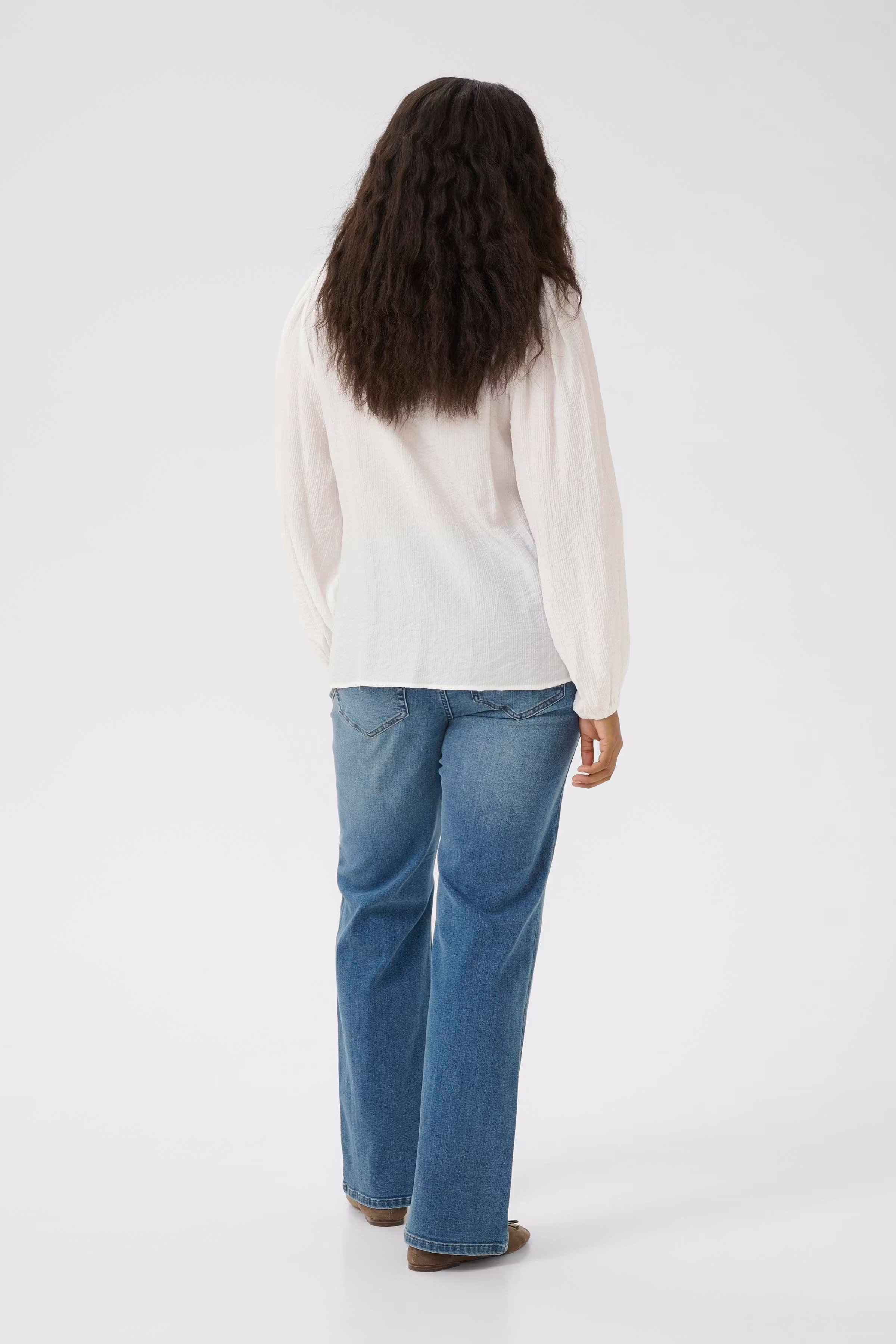 KCviva Blouse LOOKBOOK BACK 10583705-110602