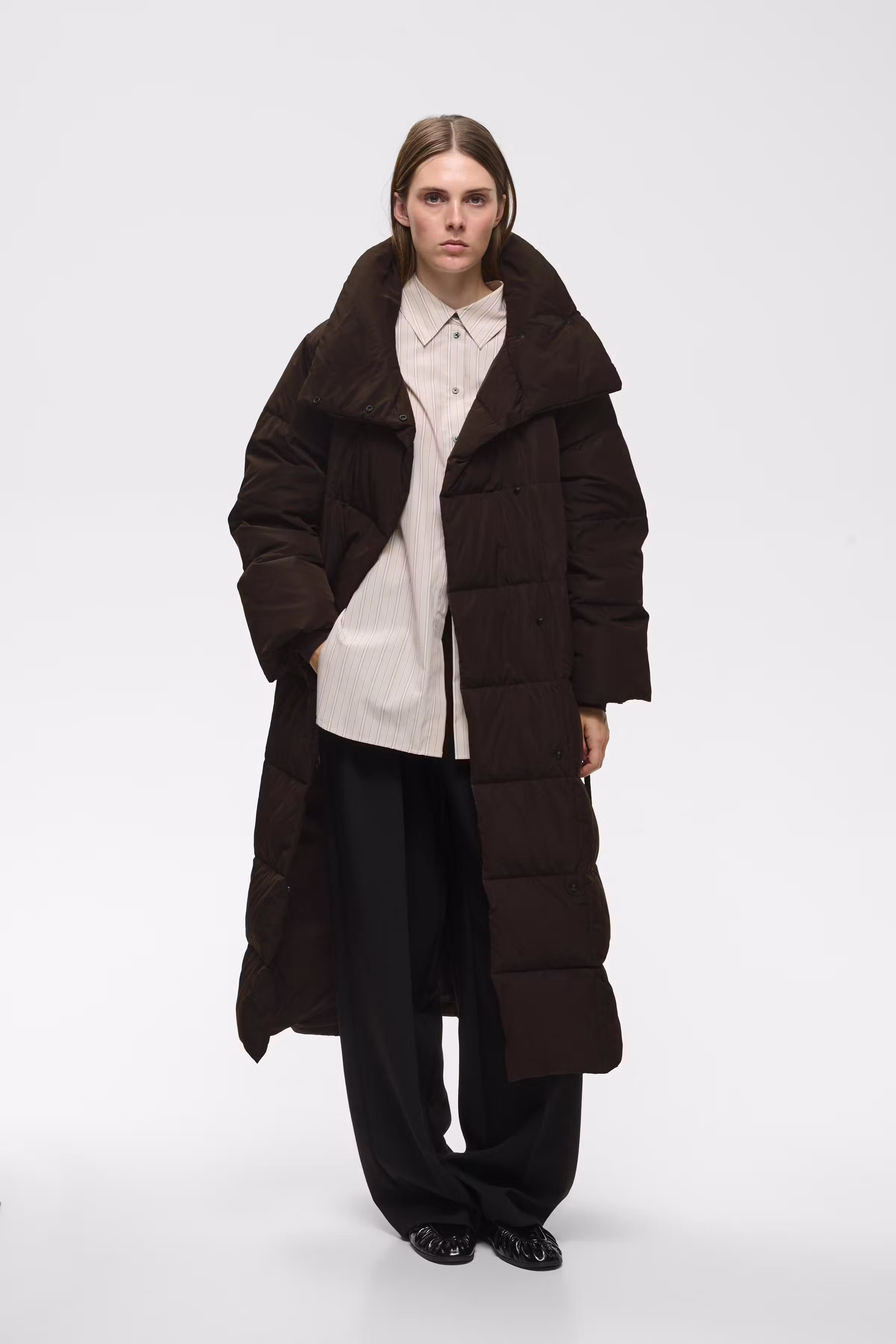 Zinea Outerwear LOOKBOOK FRONT 30111367-191109
