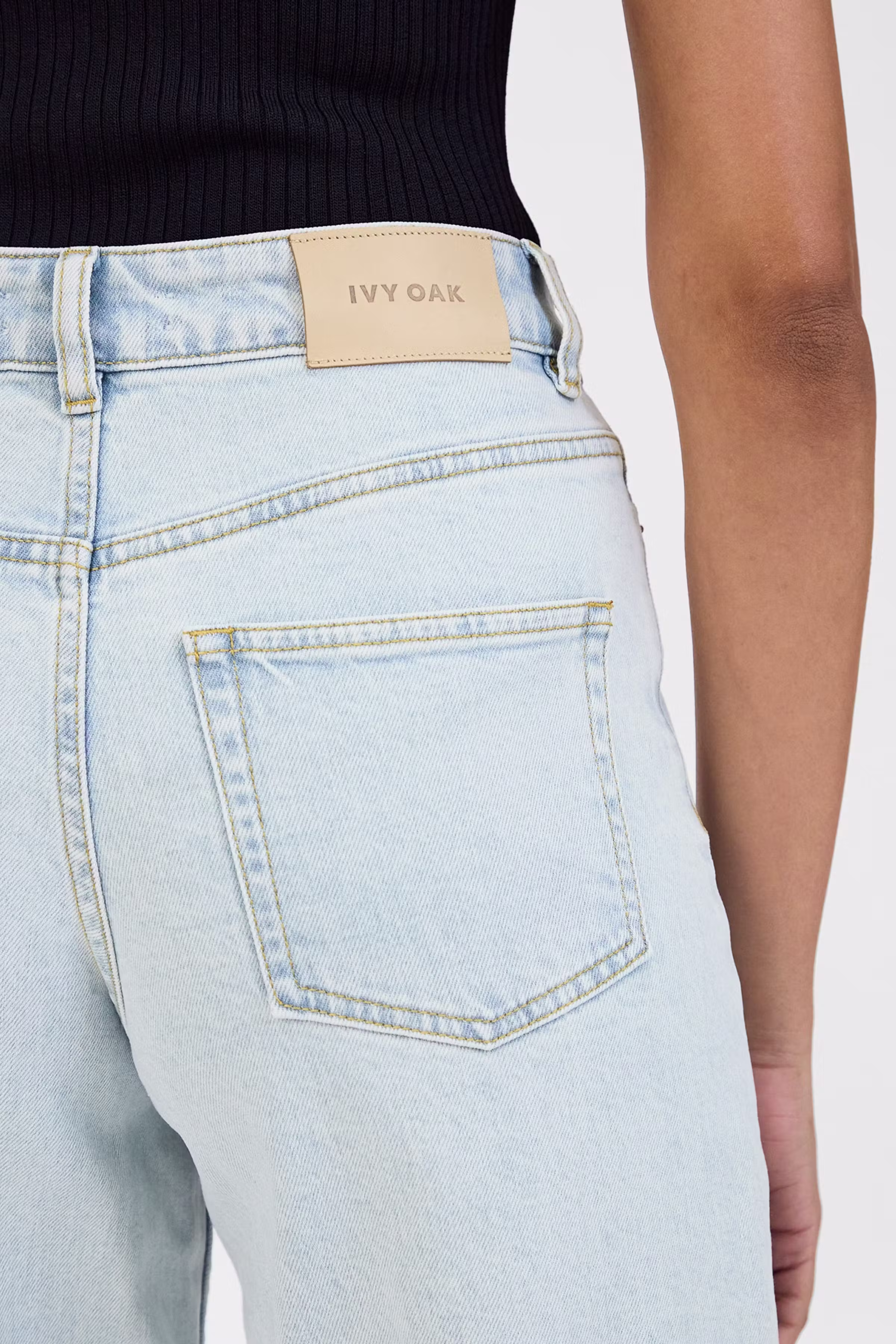 IOPETRA JEANS LOOKBOOK DETAIL 30600612-BL806