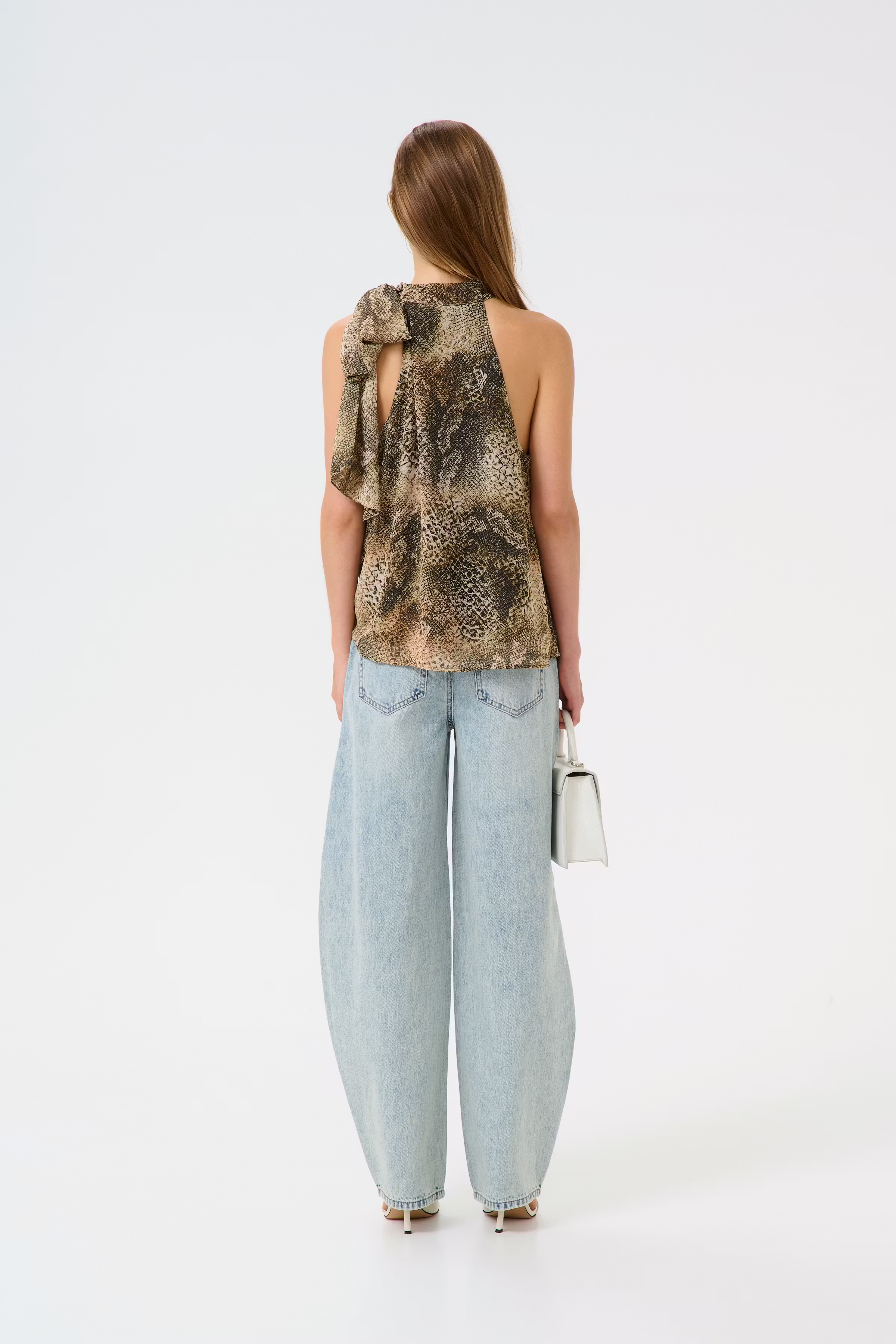 GZsanka Top LOOKBOOK BACK 10910218-107549